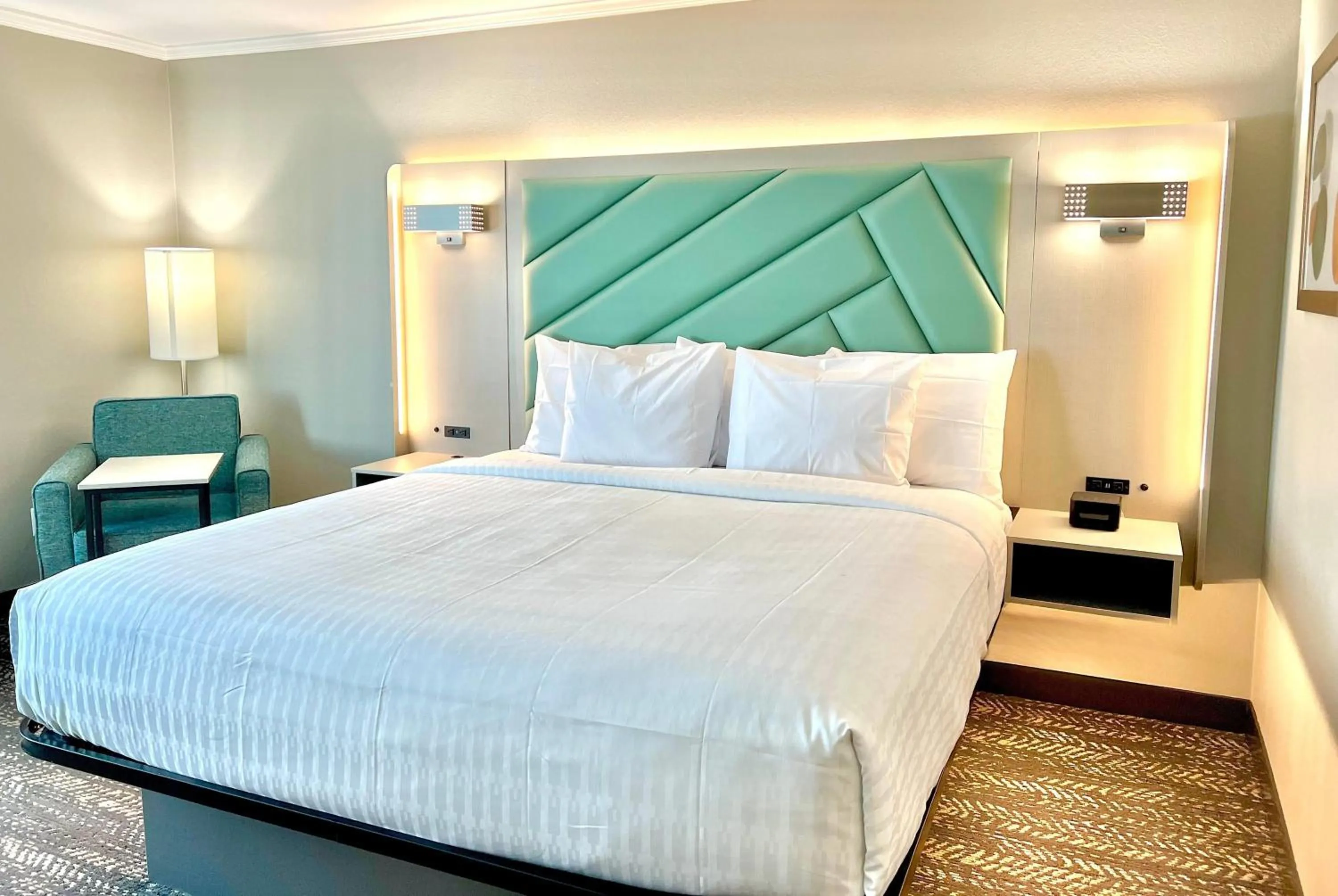 Photo of the whole room, Bed in Wingate by Wyndham Jackson