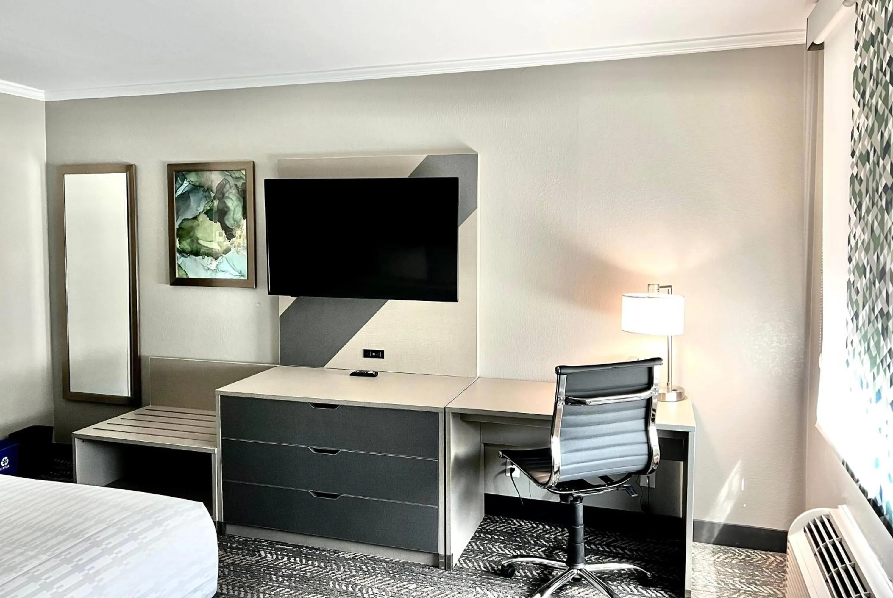 Photo of the whole room, Bed in Wingate by Wyndham Jackson