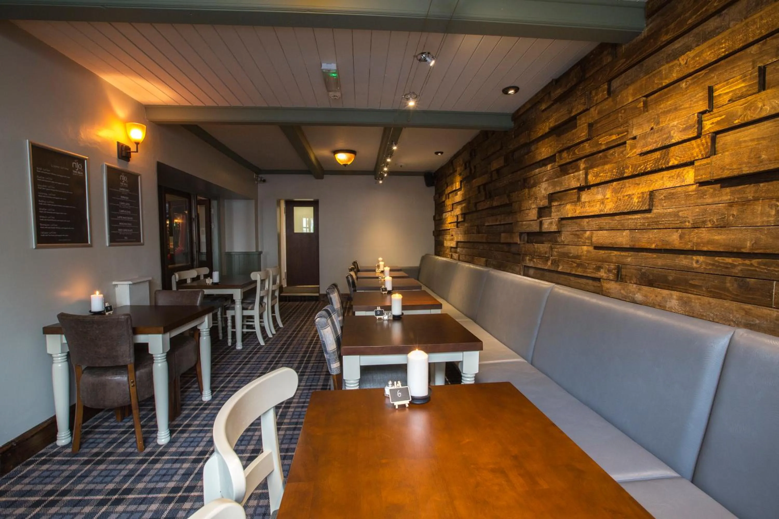 Restaurant/places to eat in The Sun Inn