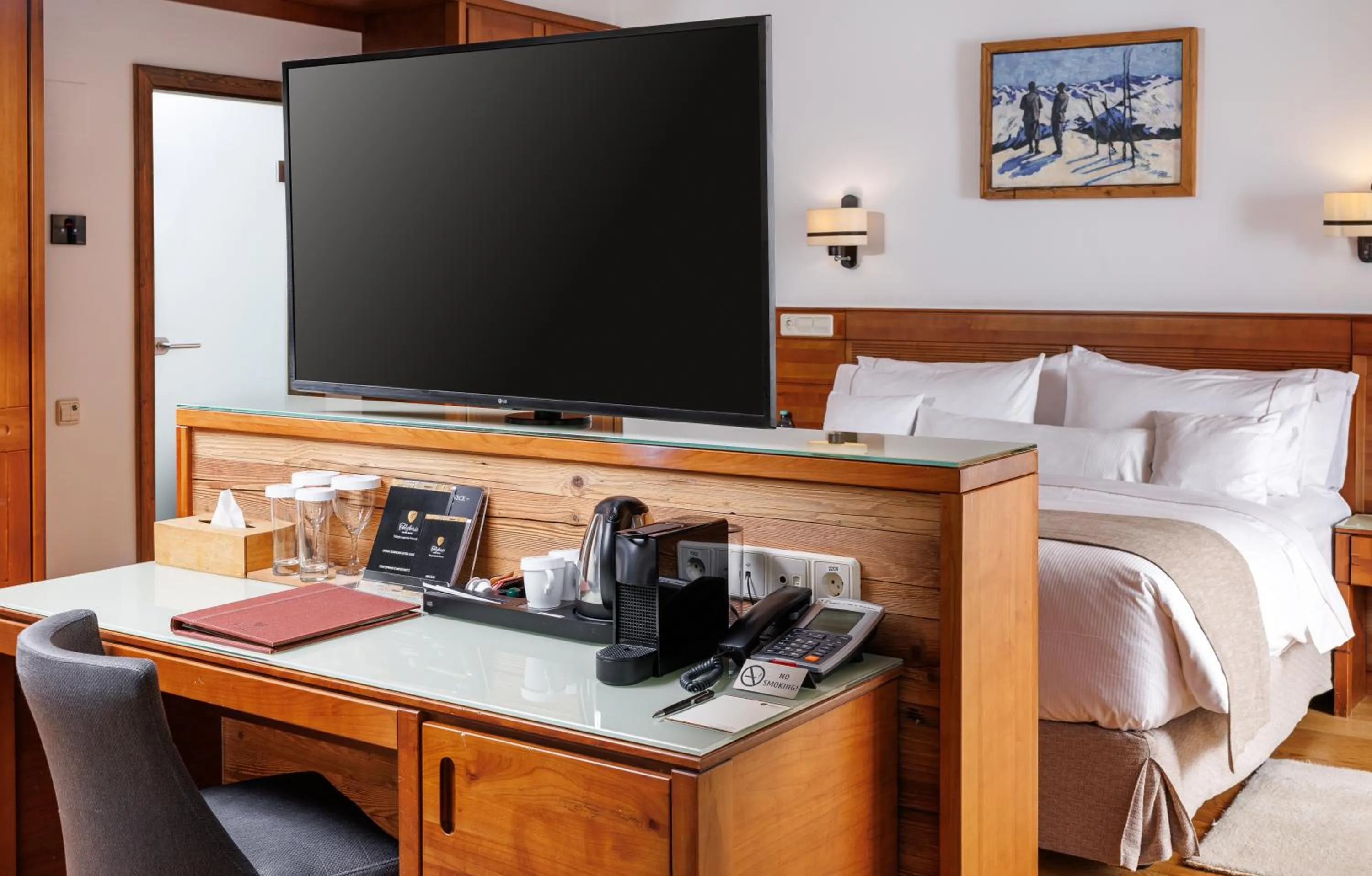 Bed in Teleferic Grand Hotel