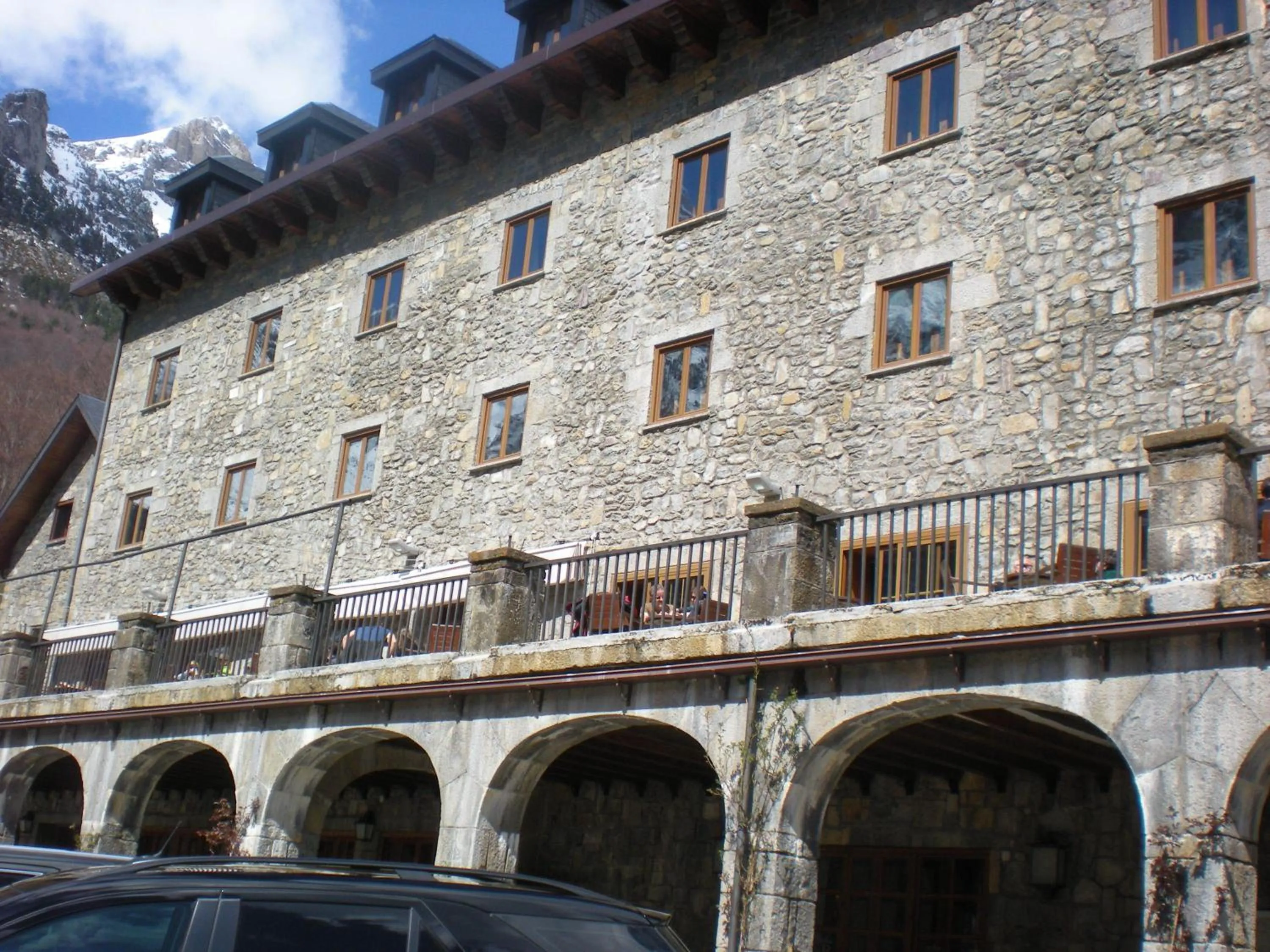 Facade/entrance in Parador de Bielsa