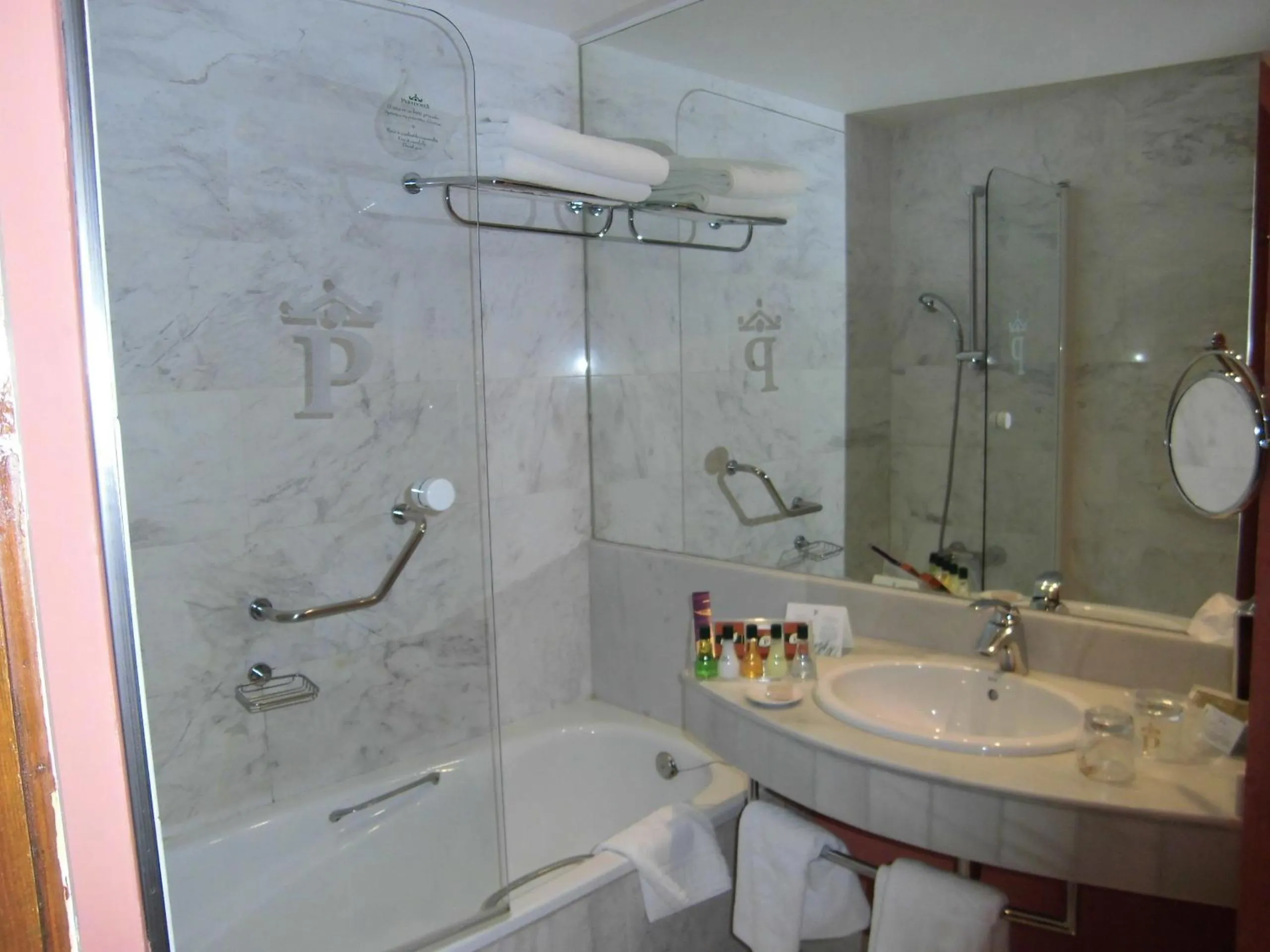 Bathroom in Parador de Bielsa