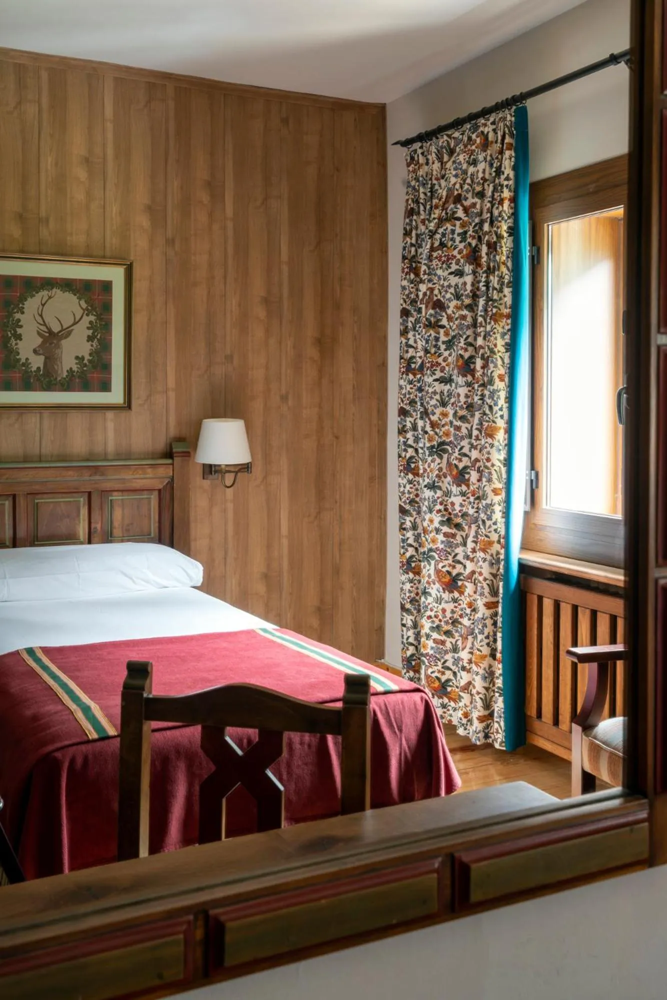 Bedroom, Bed in Parador de Bielsa
