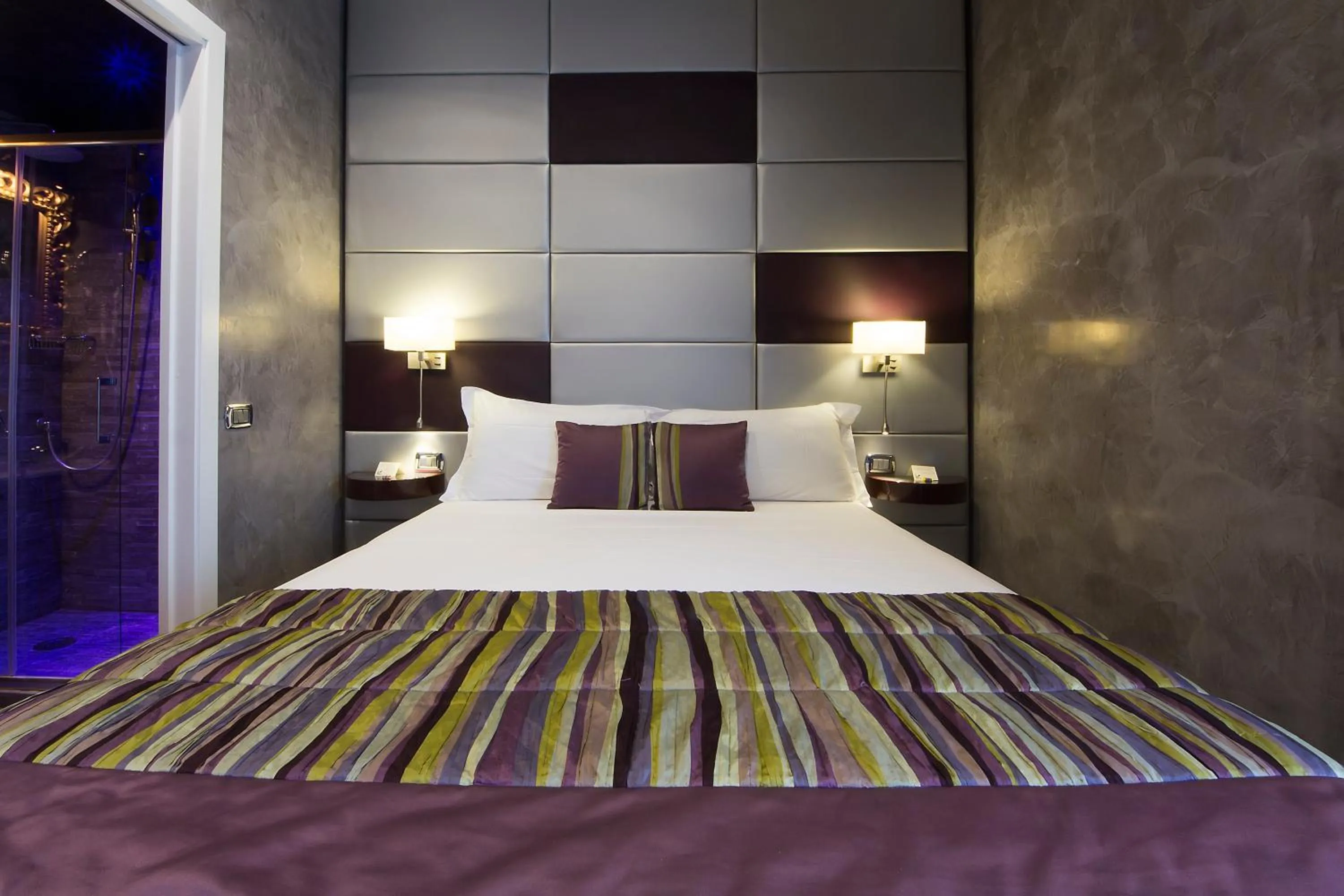 Photo of the whole room, Bed in Vaticano Julia Guest House