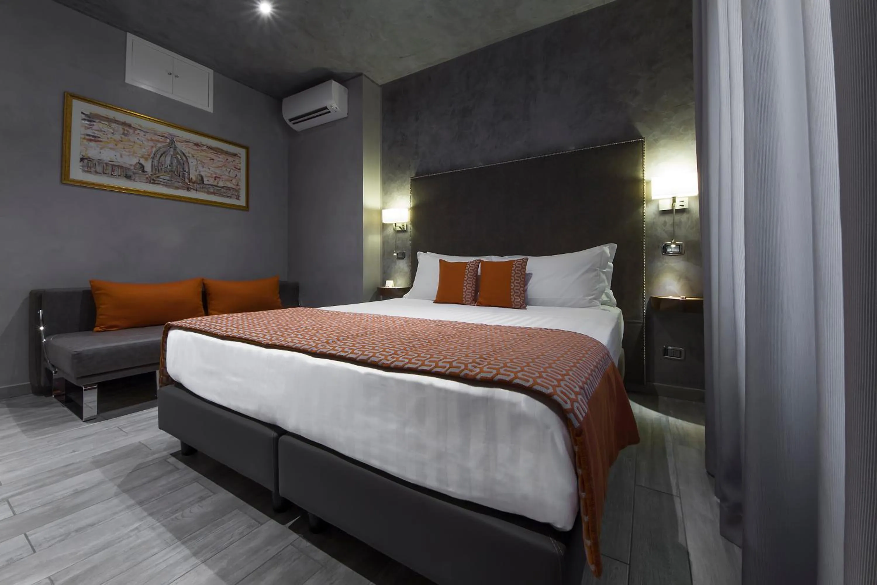 Photo of the whole room, Bed in Vaticano Julia Guest House