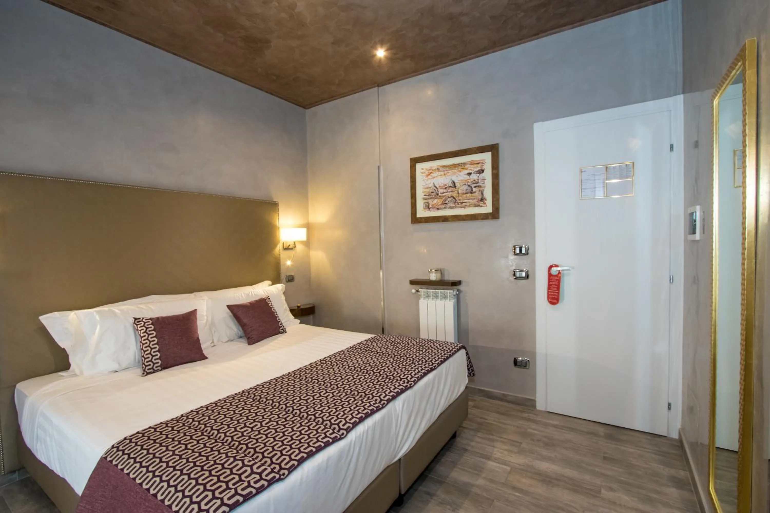 Photo of the whole room, Bed in Vaticano Julia Guest House