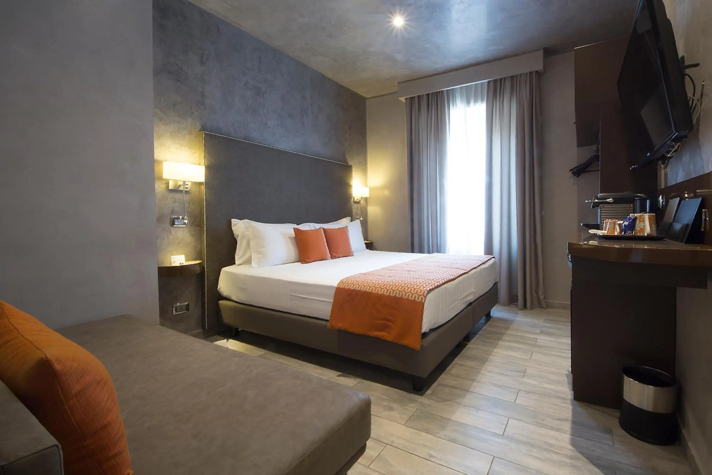 Photo of the whole room, Bed in Vaticano Julia Guest House