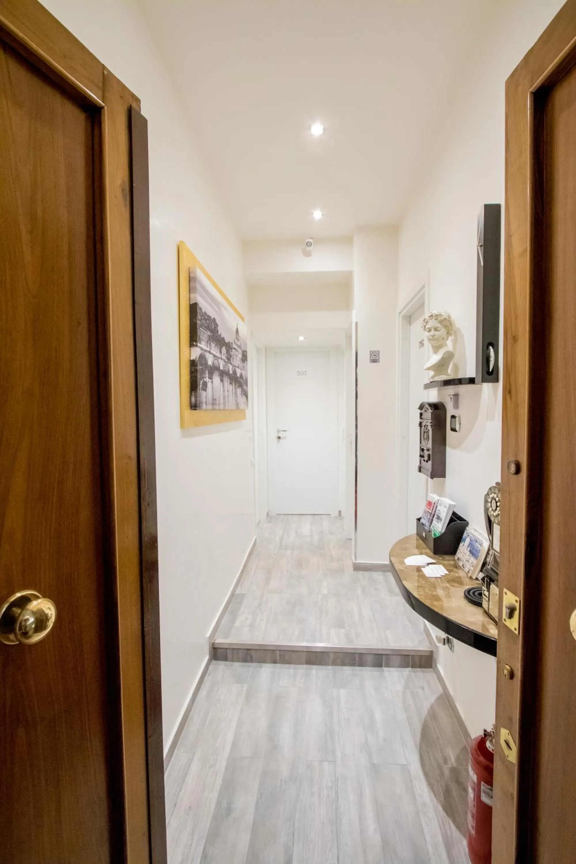 Communal lounge/ TV room in Vaticano Julia Guest House