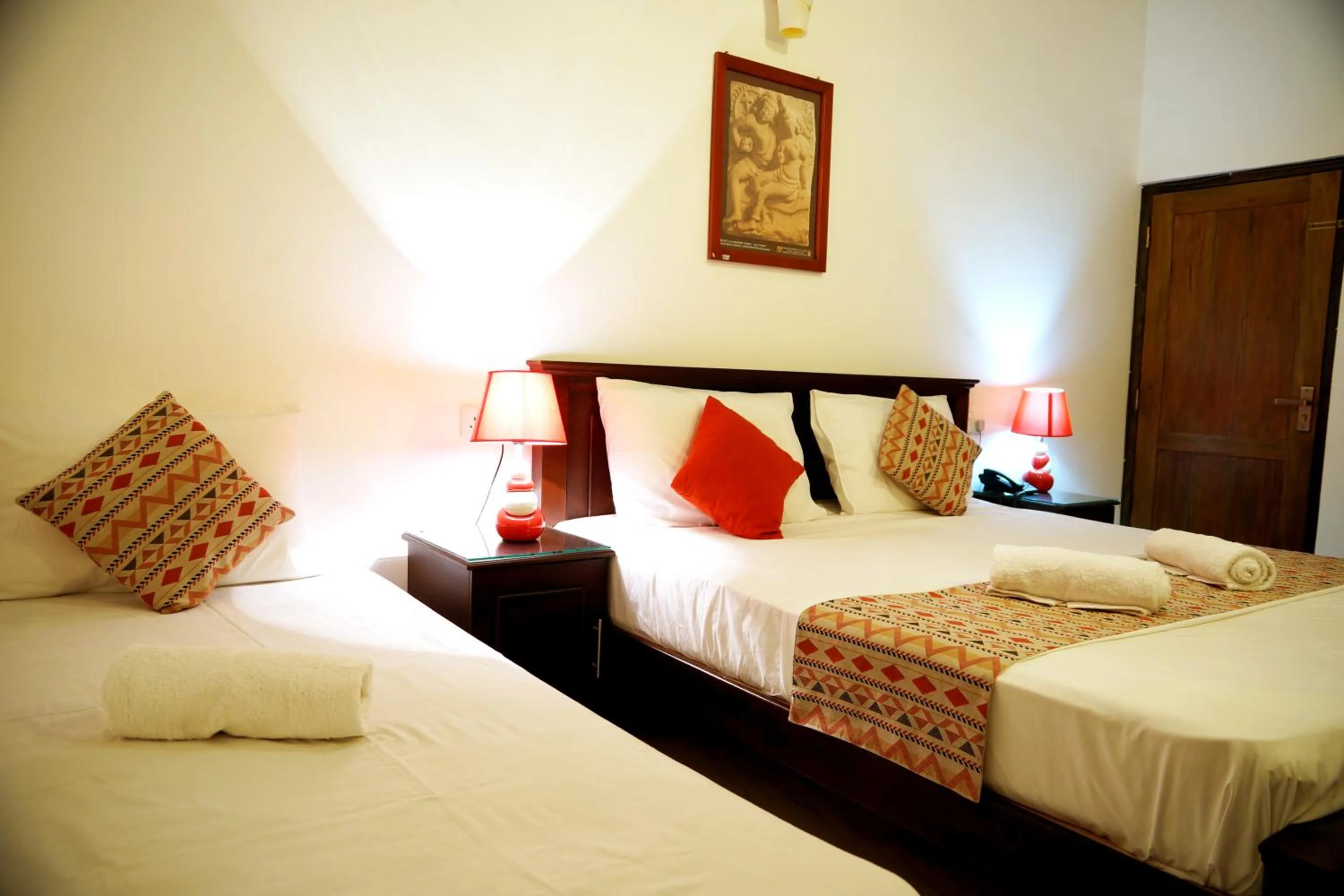 Photo of the whole room, Bed in Kandy Moon Hills Hotel