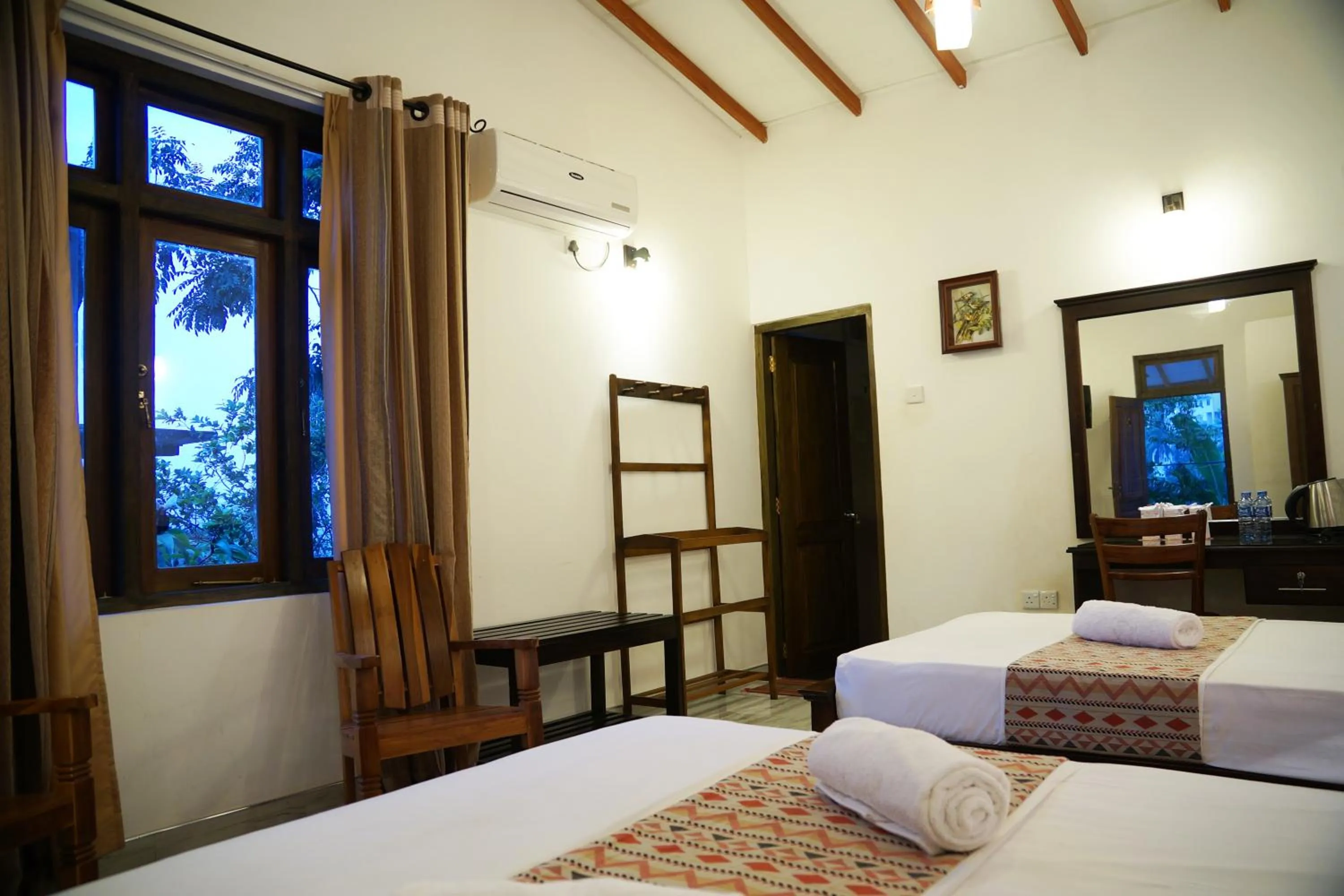 Bedroom, Bed in Kandy Moon Hills Hotel