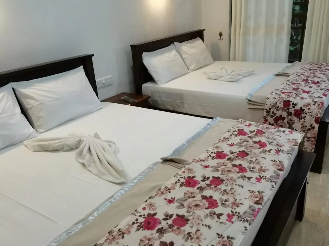 Photo of the whole room, Bed in Kandy Moon Hills Hotel