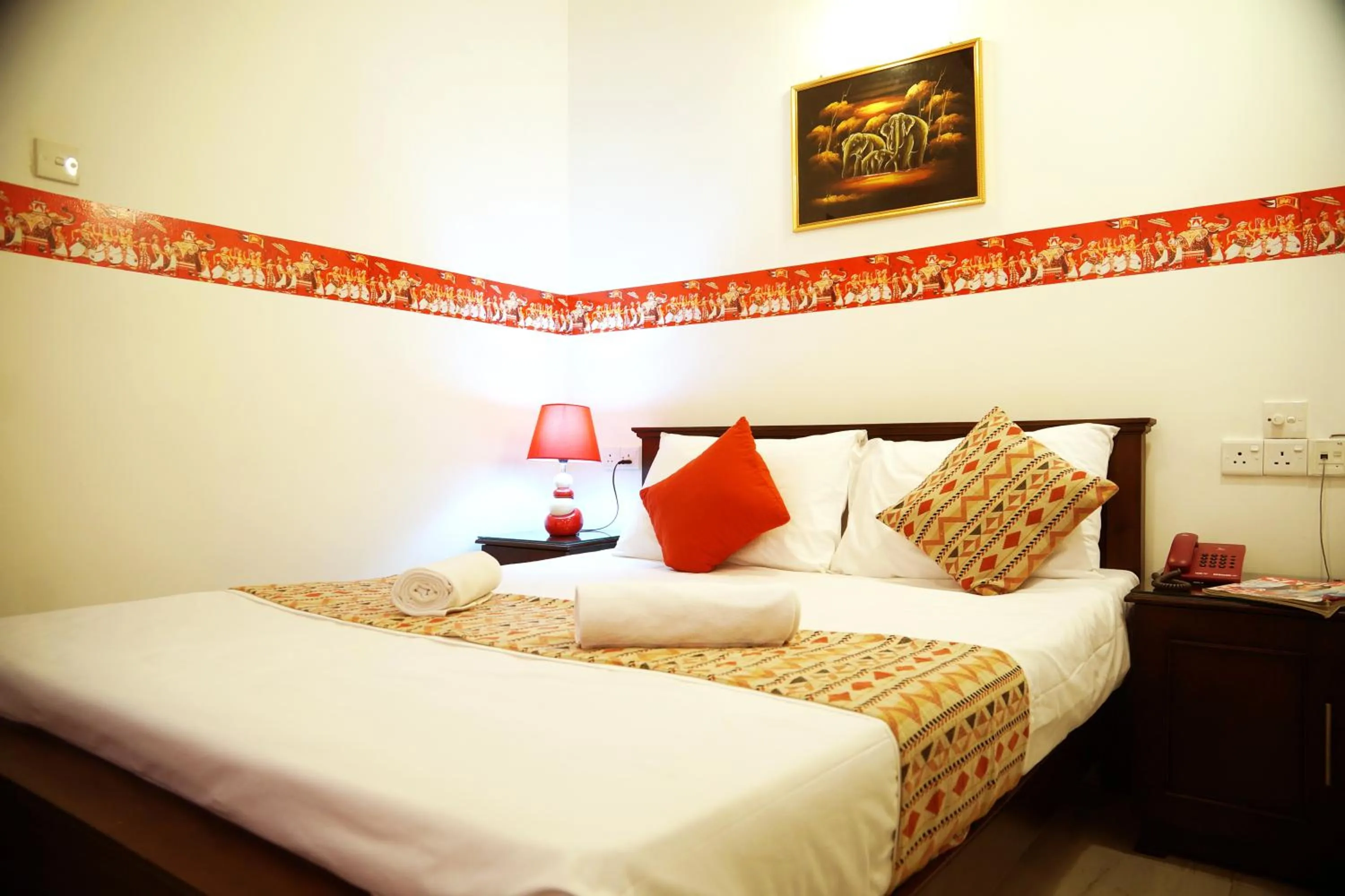 Photo of the whole room, Bed in Kandy Moon Hills Hotel