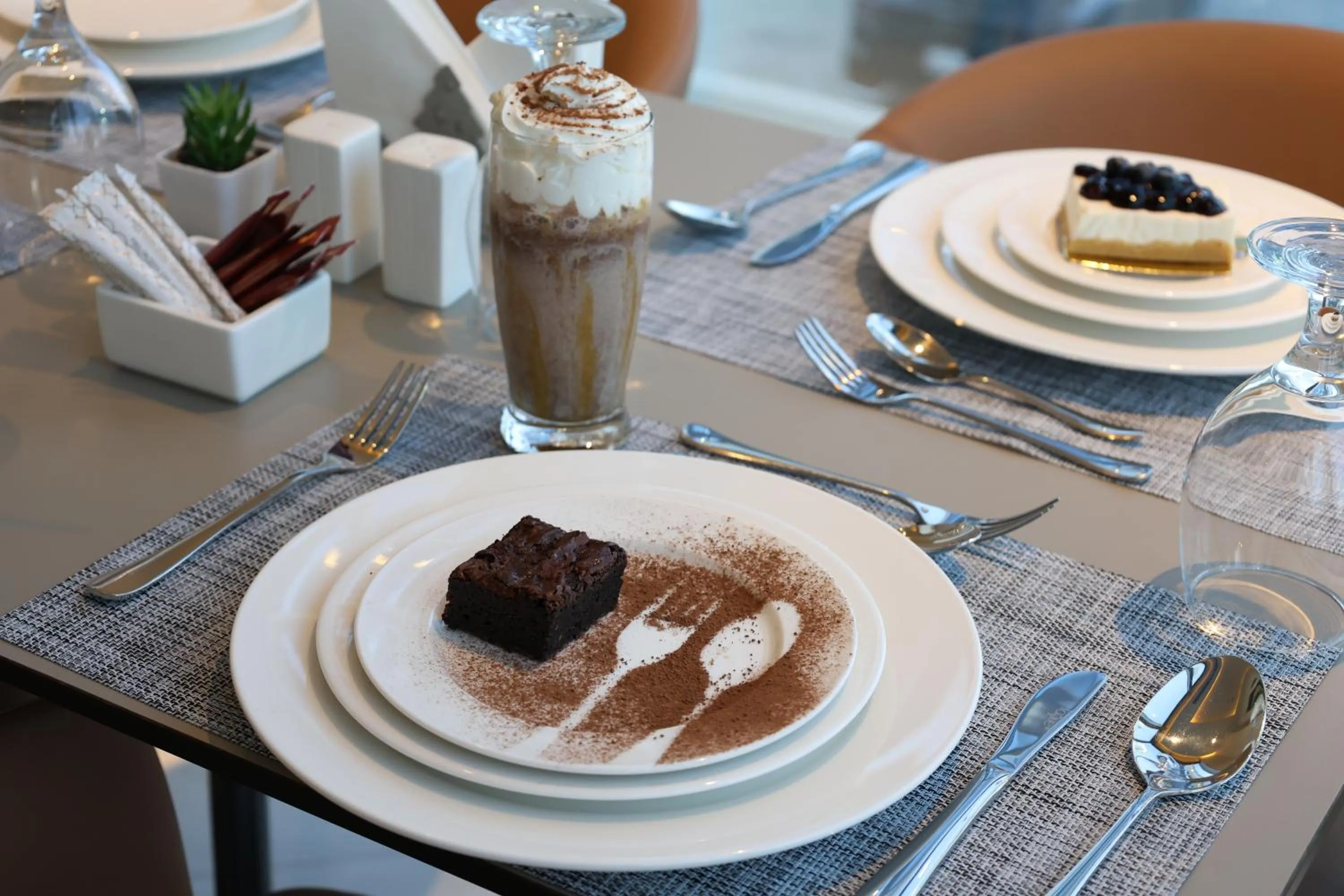 Food and drinks in Westpac Hotel & Suites - Westbay Doha