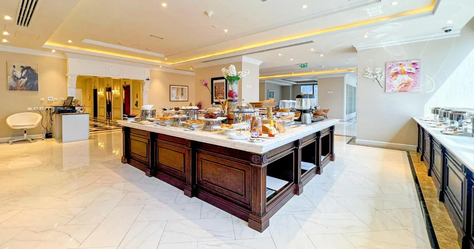 Restaurant/places to eat in Westpac Hotel & Suites - Westbay Doha