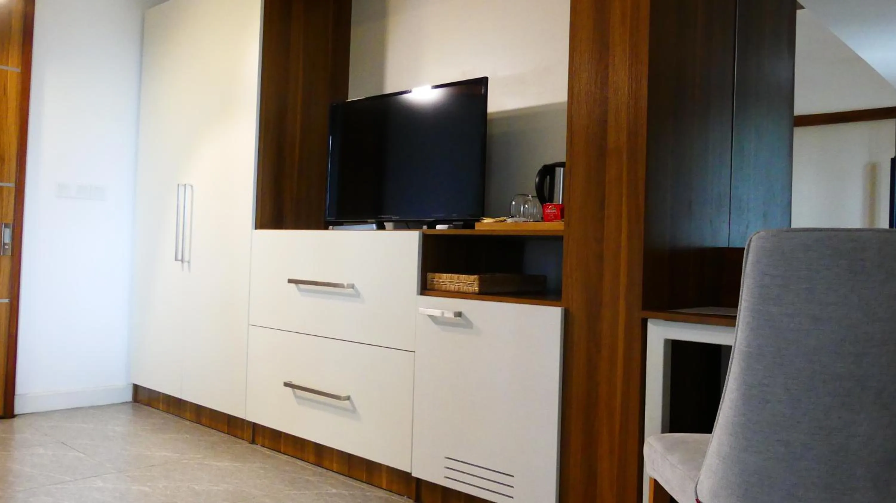 TV and multimedia in Anelia Resort & Spa