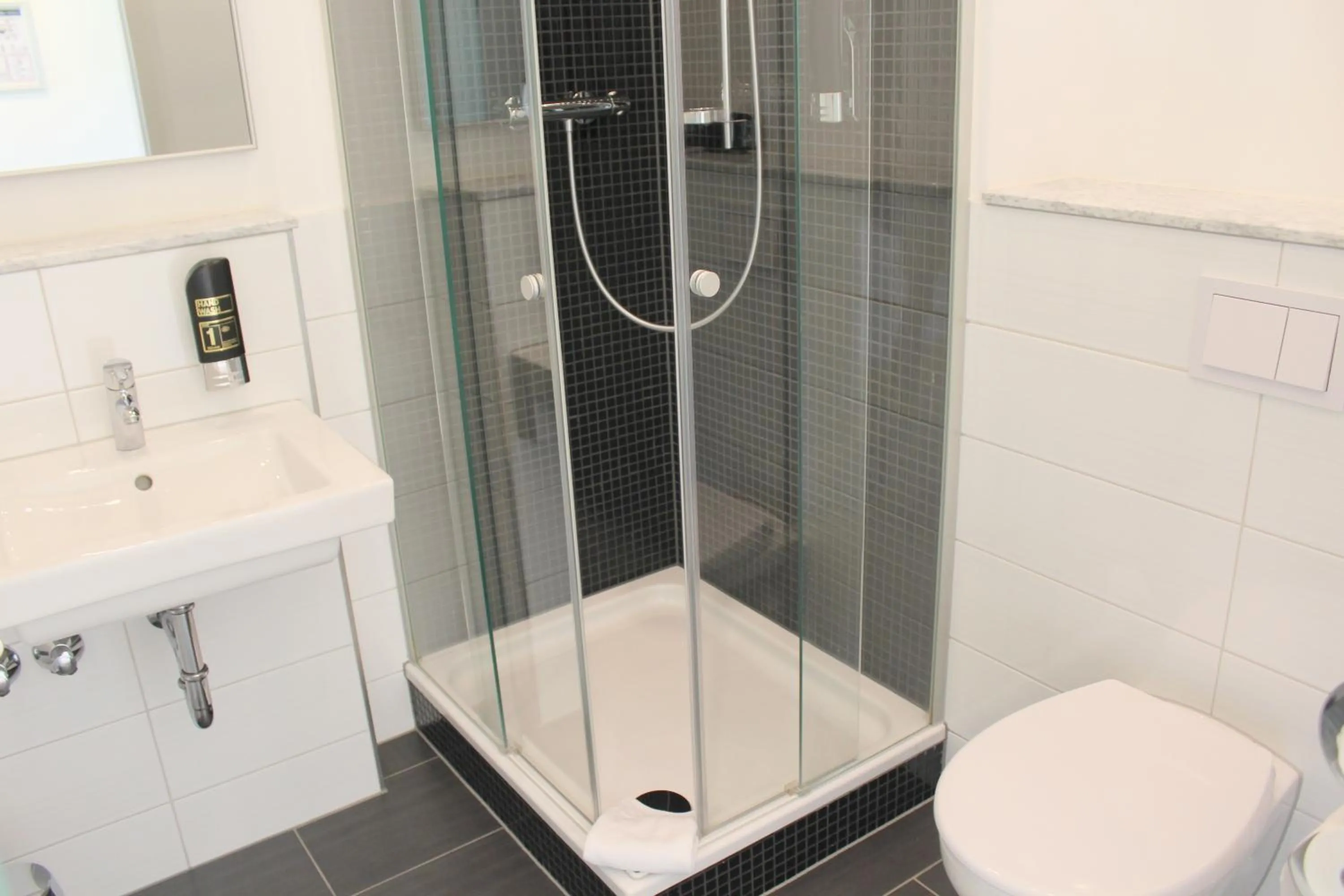 Bathroom in Gasthaus Schiff