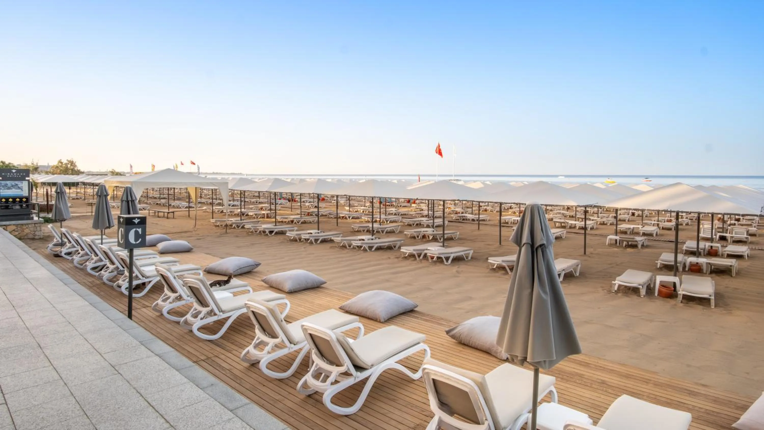 Beach in Miramare Queen Hotel - Ultra All Inclusive