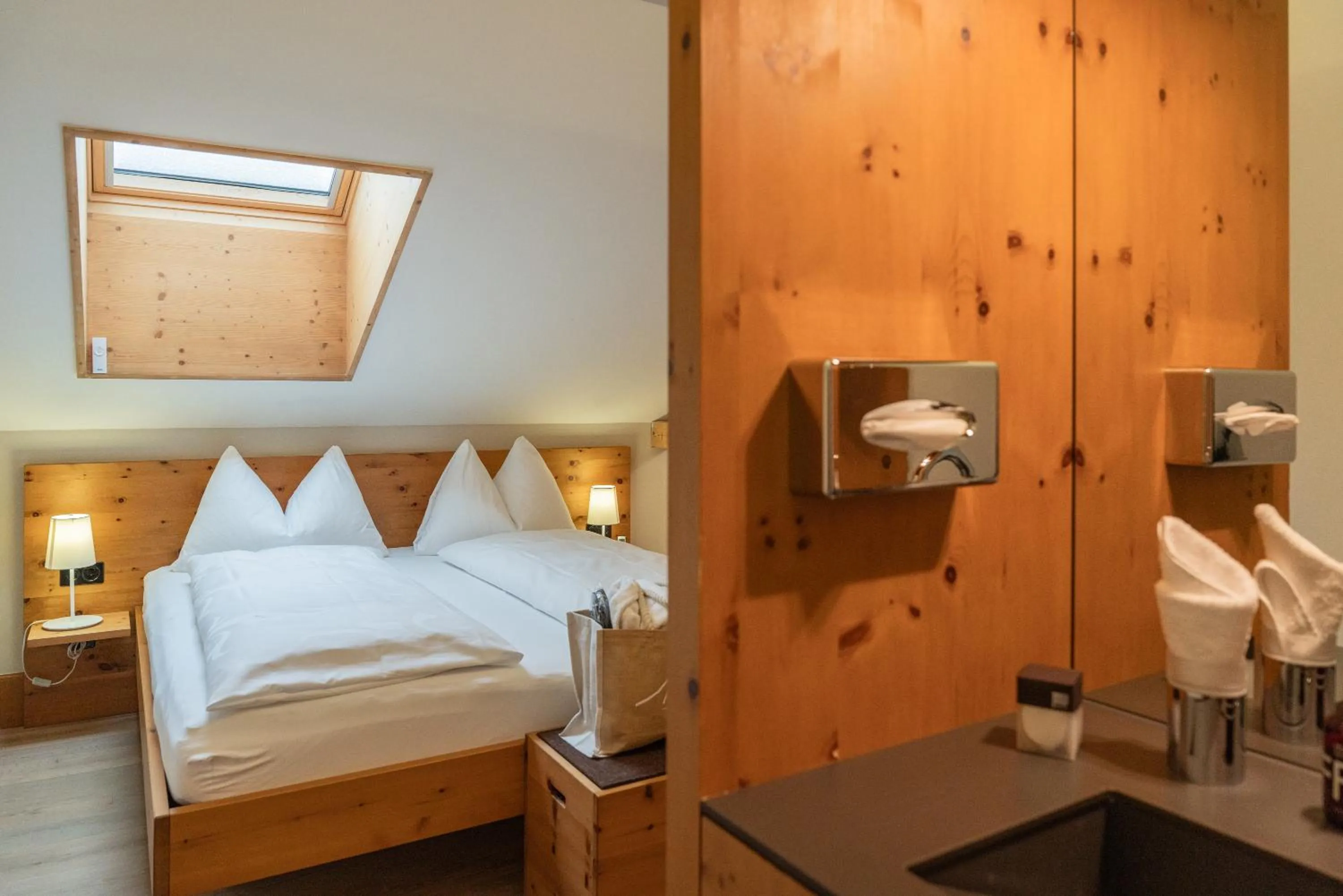 Photo of the whole room, Bed in The Alpina Mountain Resort