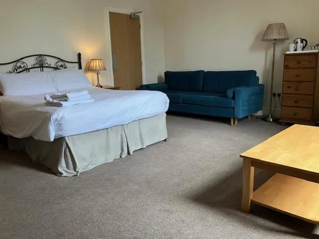 Bed in Fair Oak House Exeter Airport