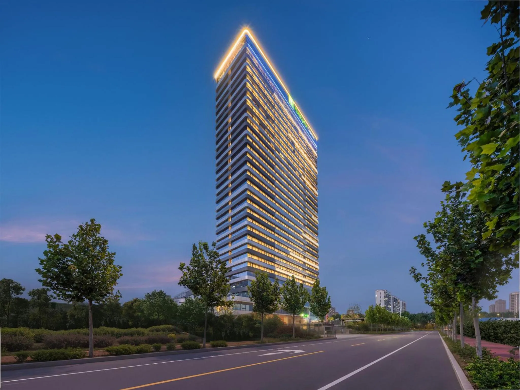 Property building in Holiday Inn Express Rizhao Oriental Colorful City