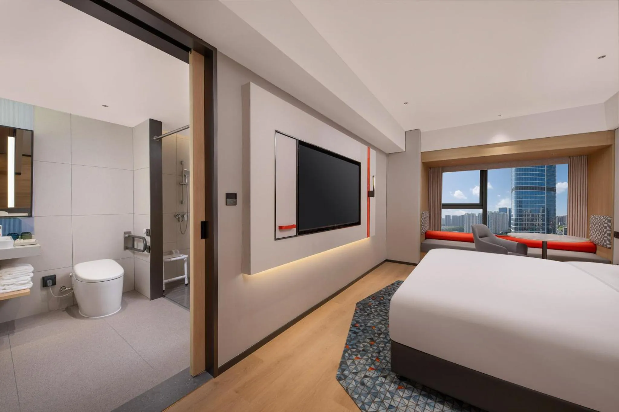 Photo of the whole room, Bed in Holiday Inn Express Rizhao Oriental Colorful City