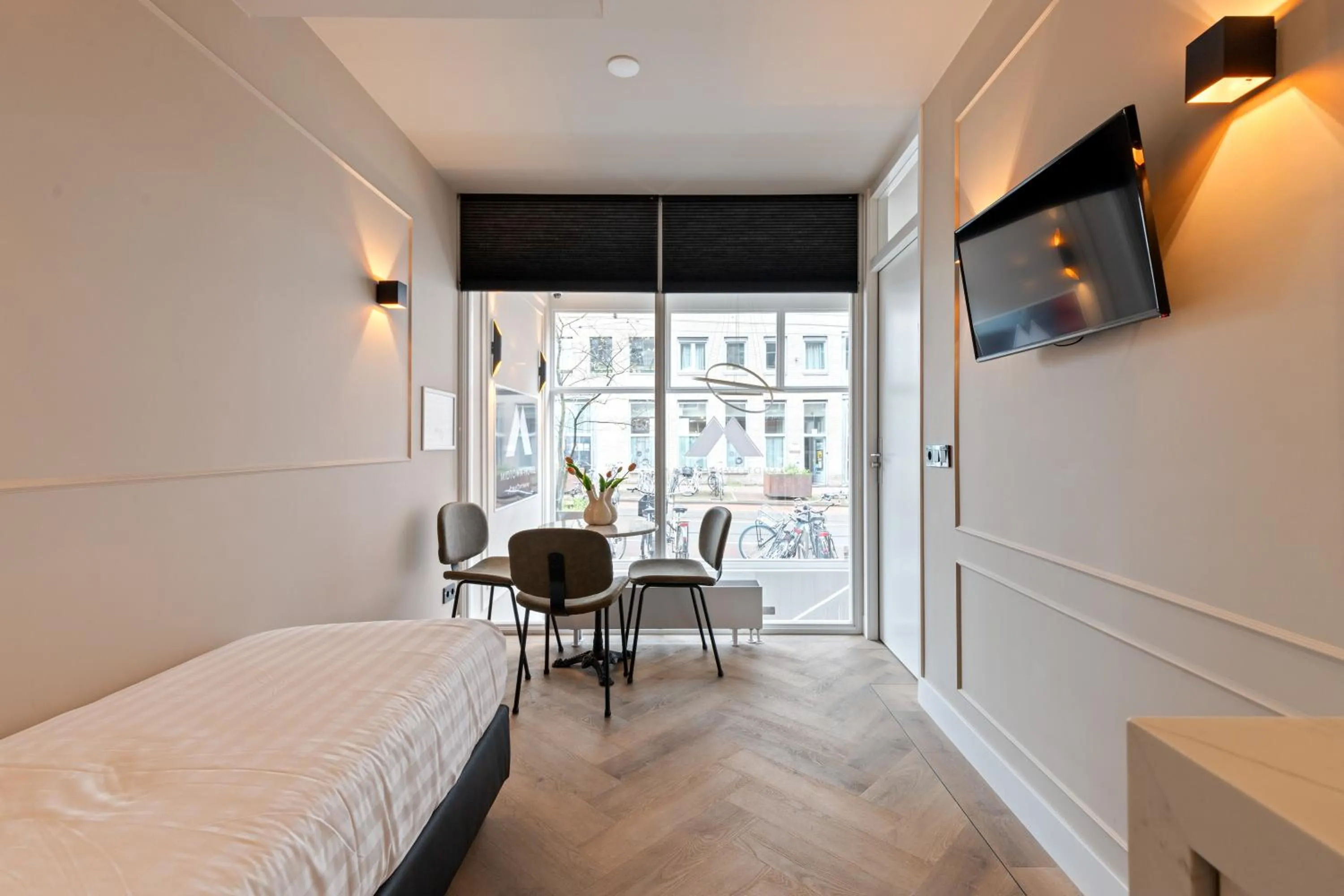 Bed in Midtown Hotel triple