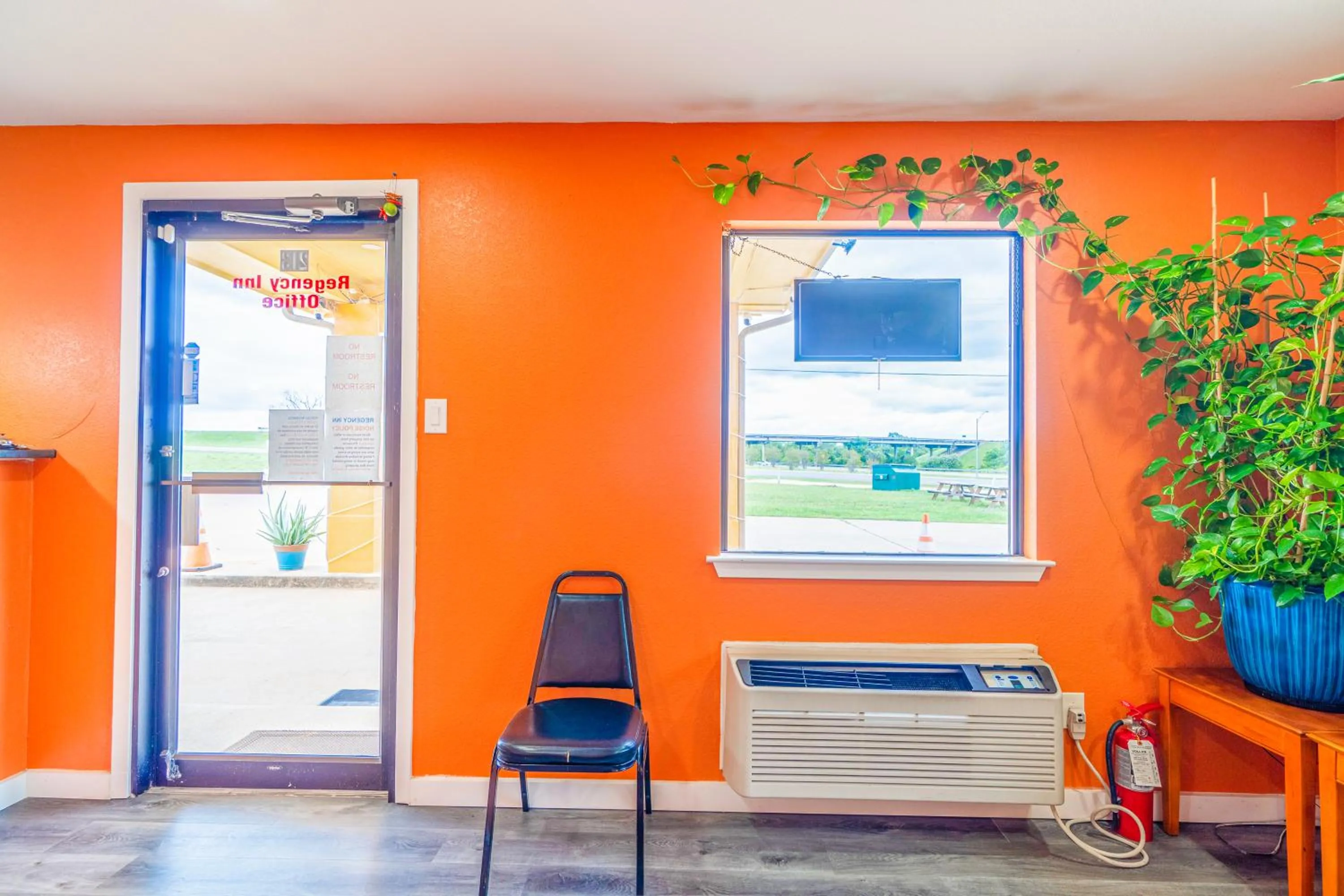 Lobby or reception in Regency Inn By OYO Rockdale TX