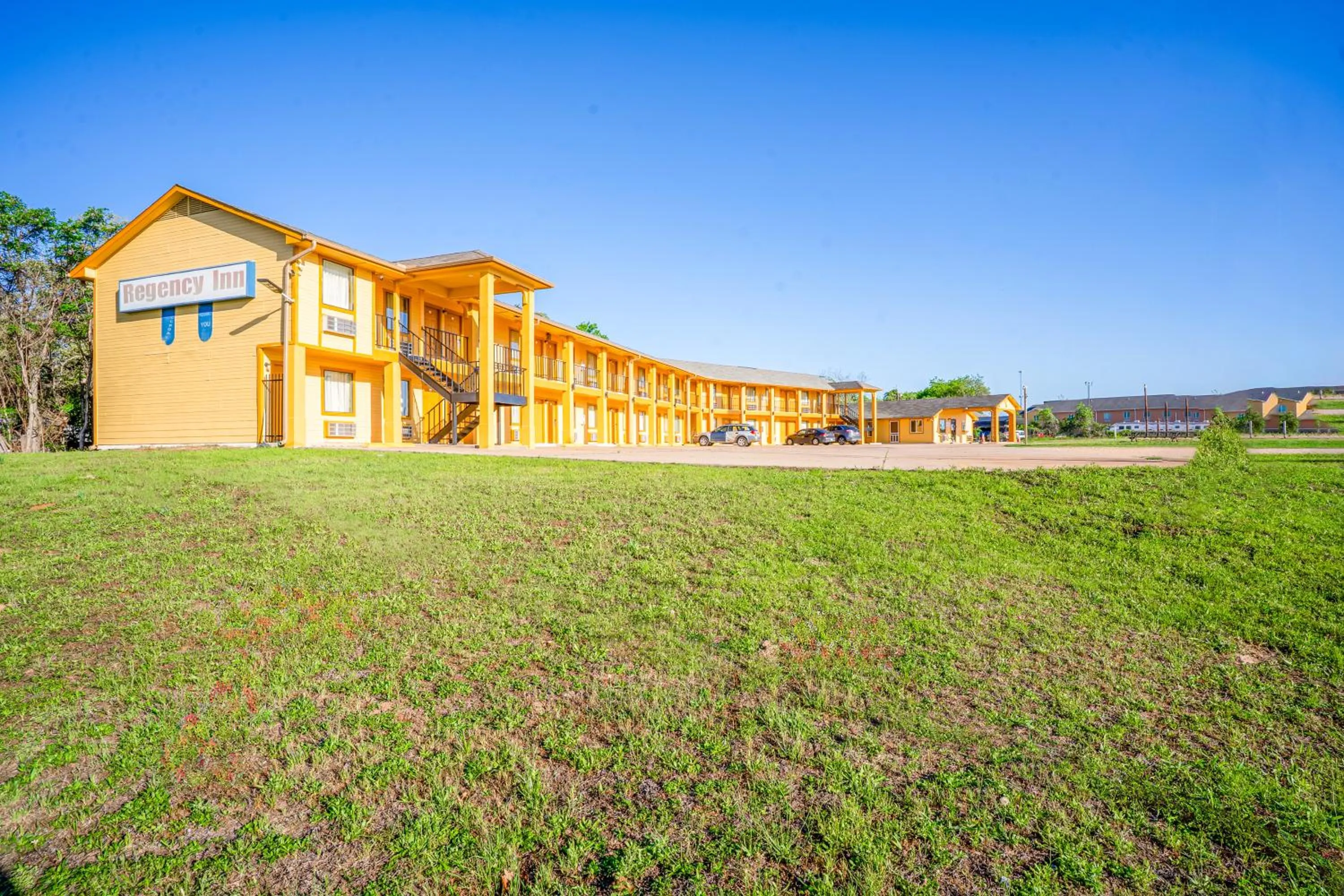 Property building in Regency Inn By OYO Rockdale TX