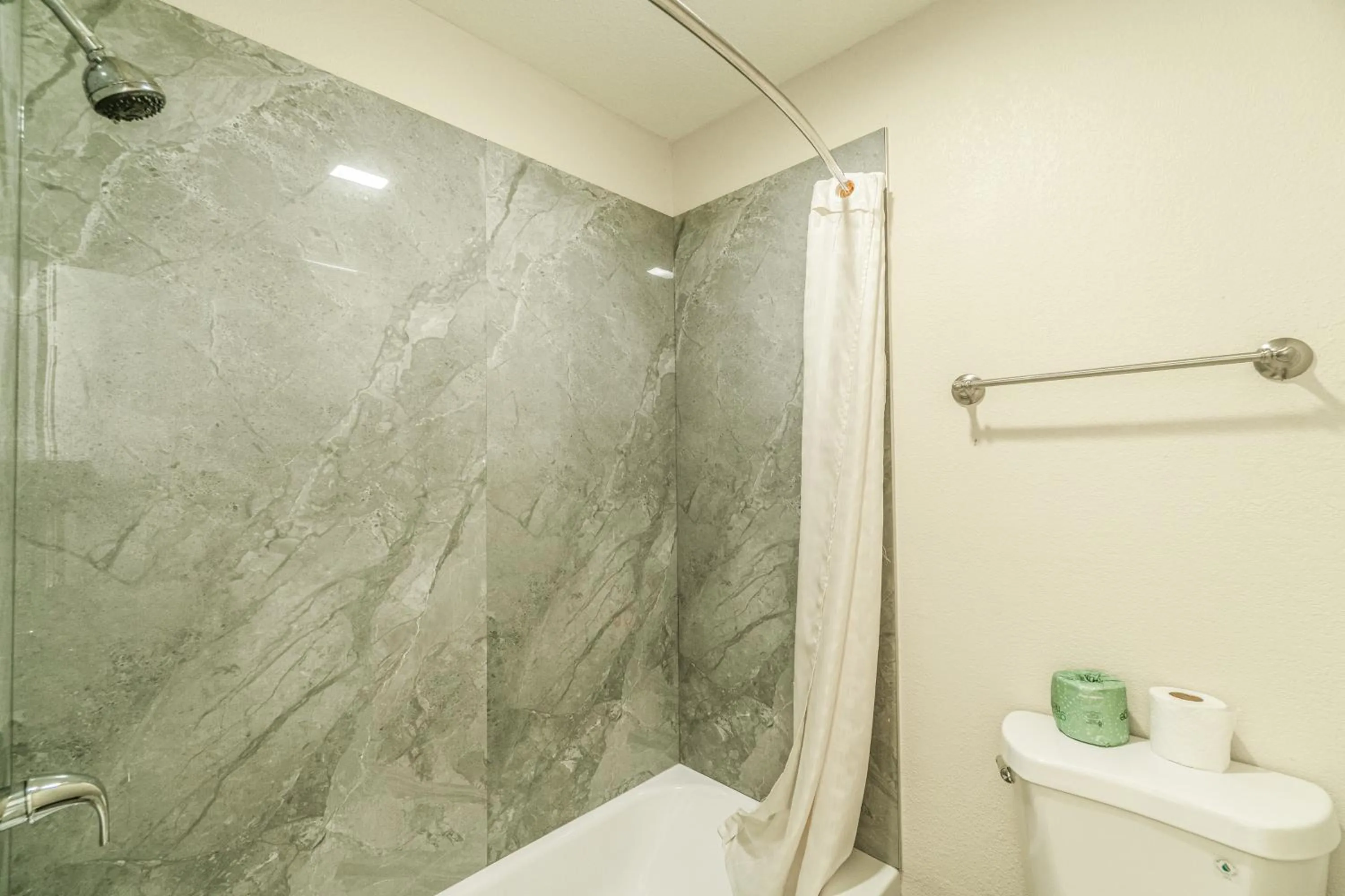 Bathroom in Regency Inn By OYO Rockdale TX