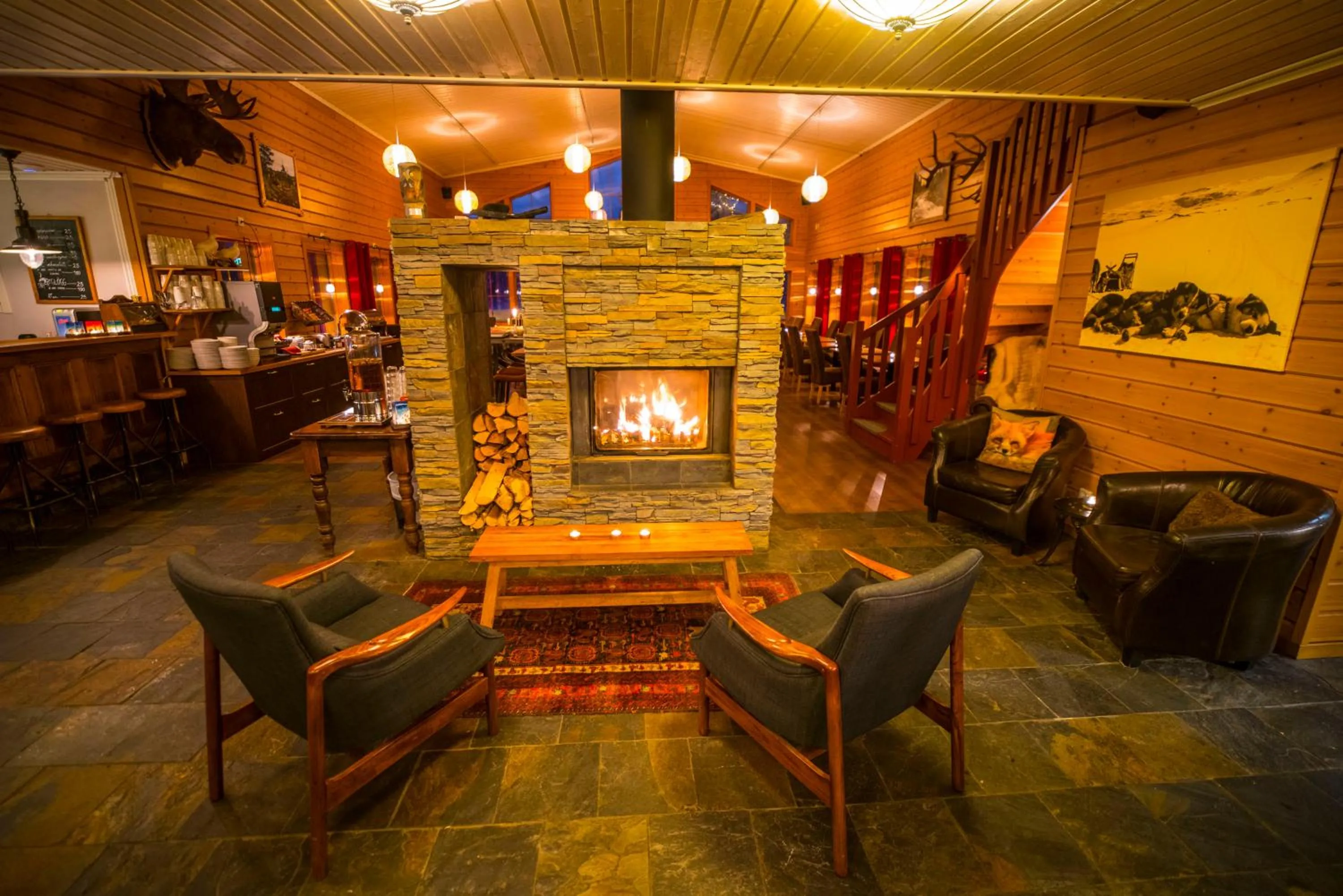 Breakfast in Pinetree Lodge