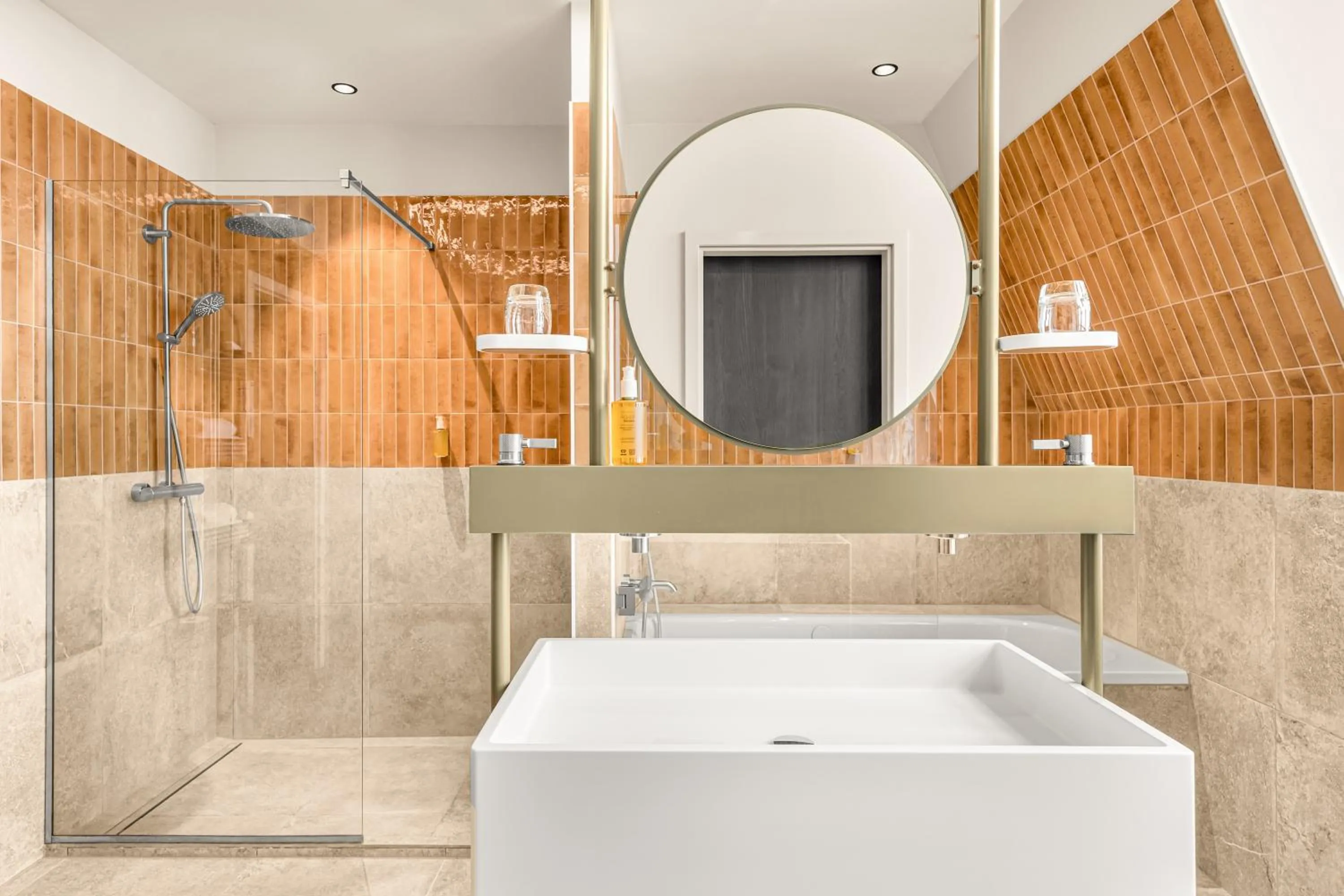 Bathroom in You Hotel Budapest - Handwritten Collection