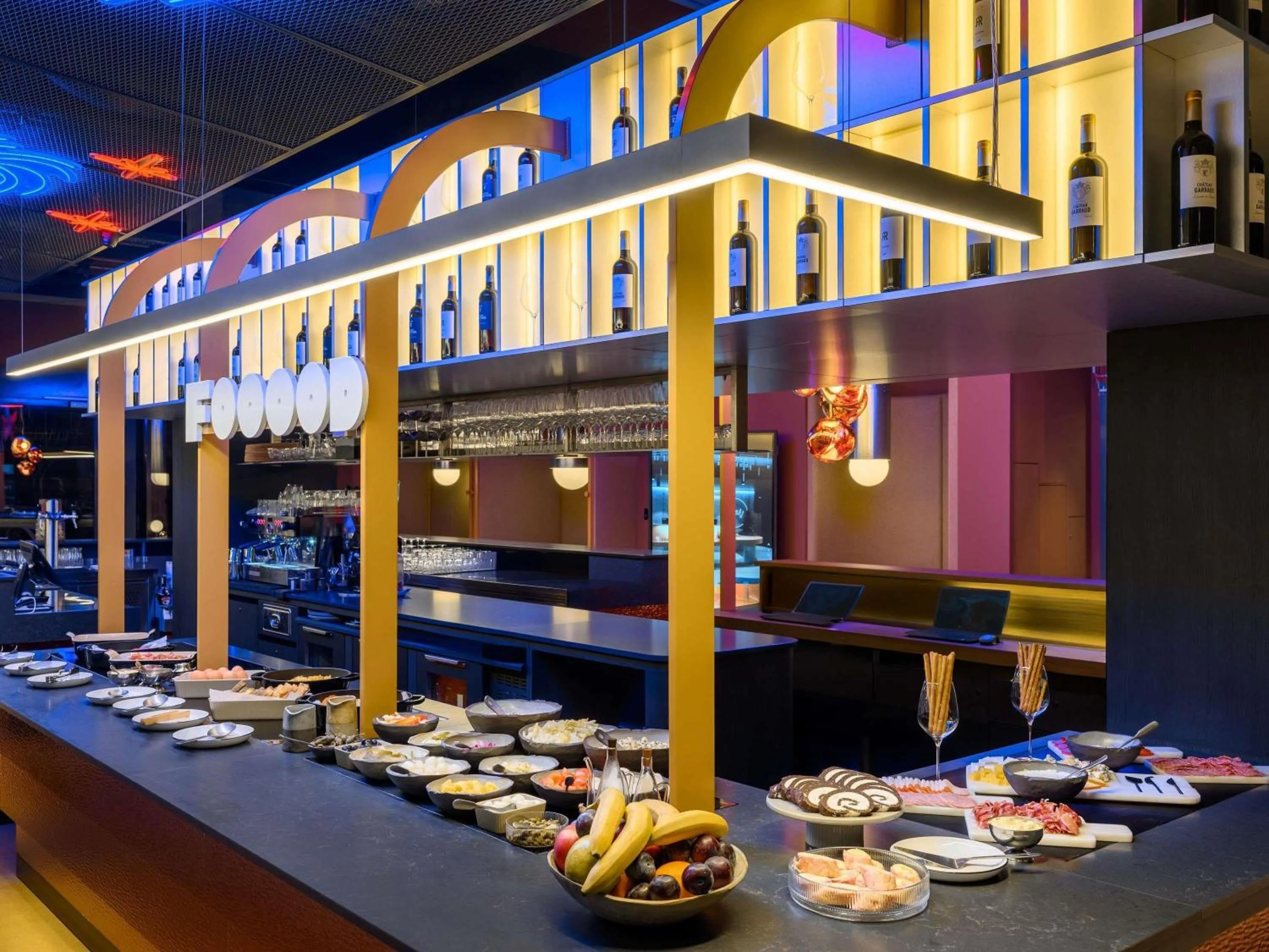 Restaurant/places to eat in You Hotel Budapest - Handwritten Collection