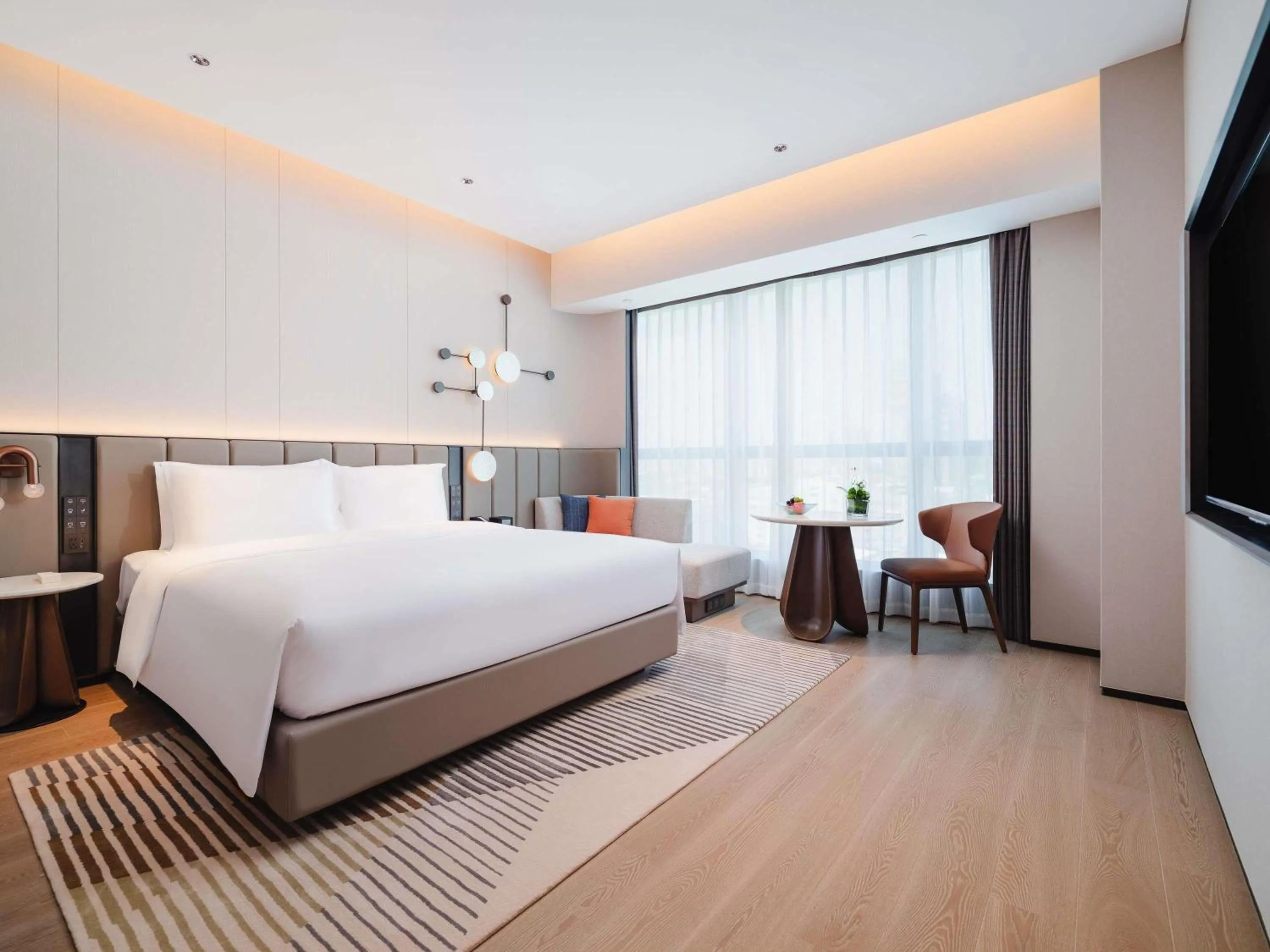 Bedroom, Bed in Novotel Xiamen Downtown