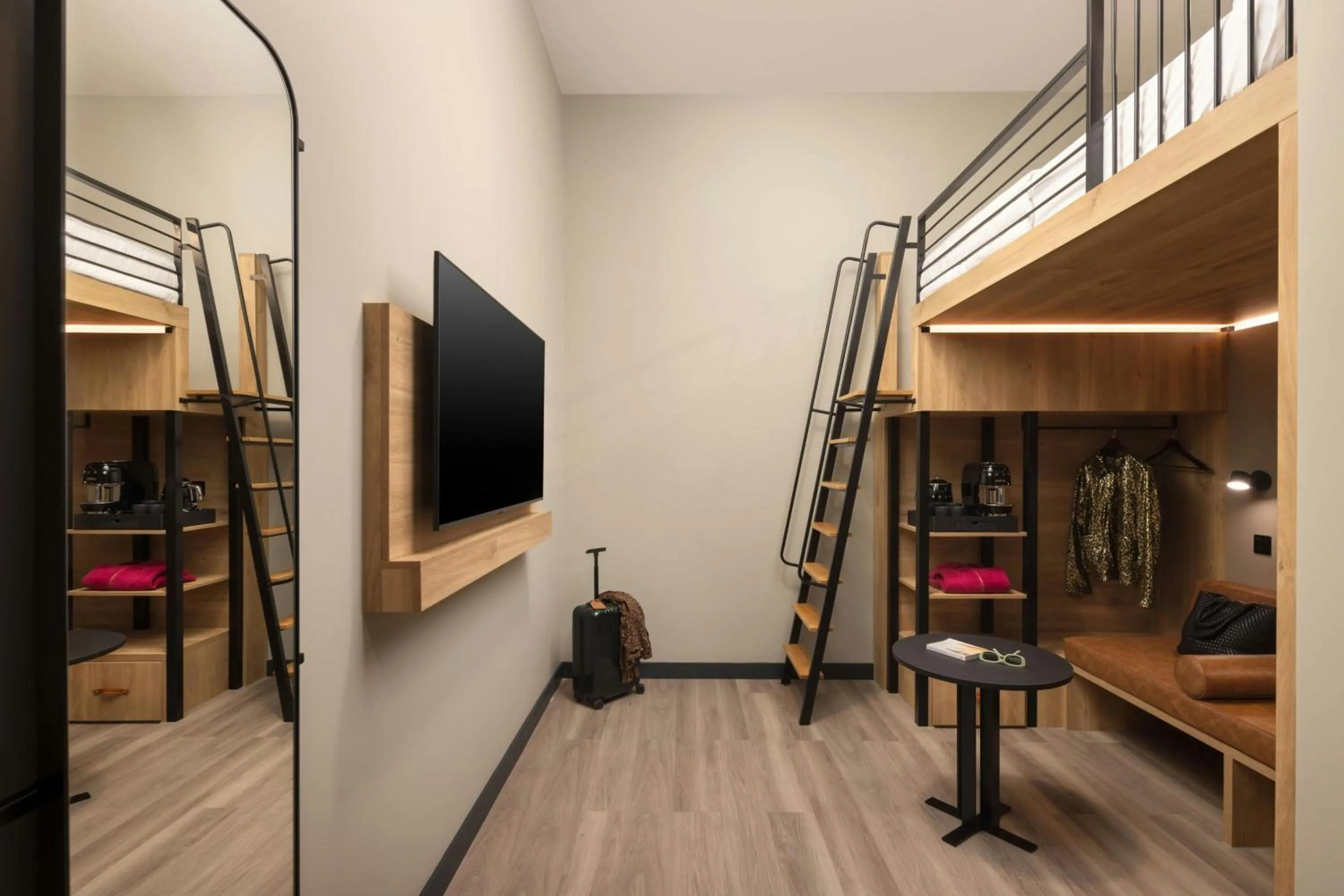 Photo of the whole room, Bed in Moxy London Piccadilly Circus