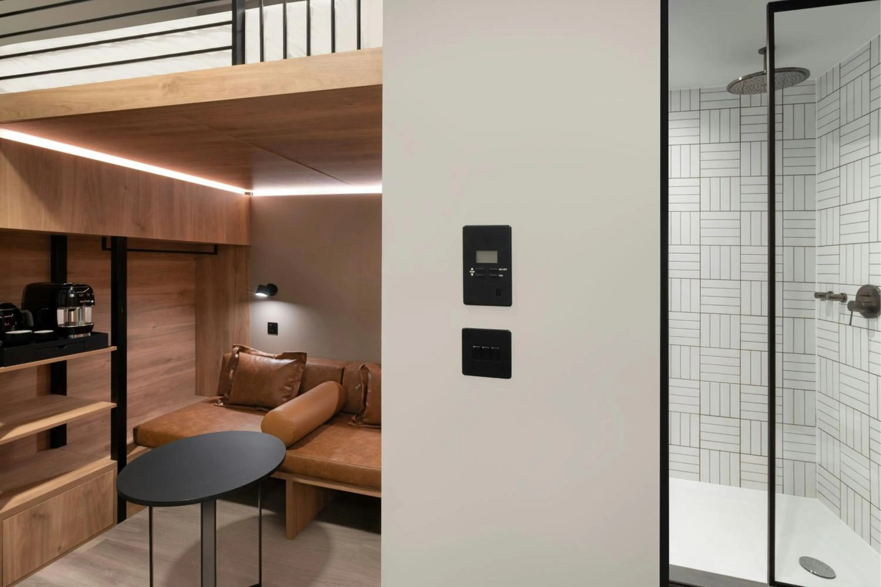 Photo of the whole room in Moxy London Piccadilly Circus