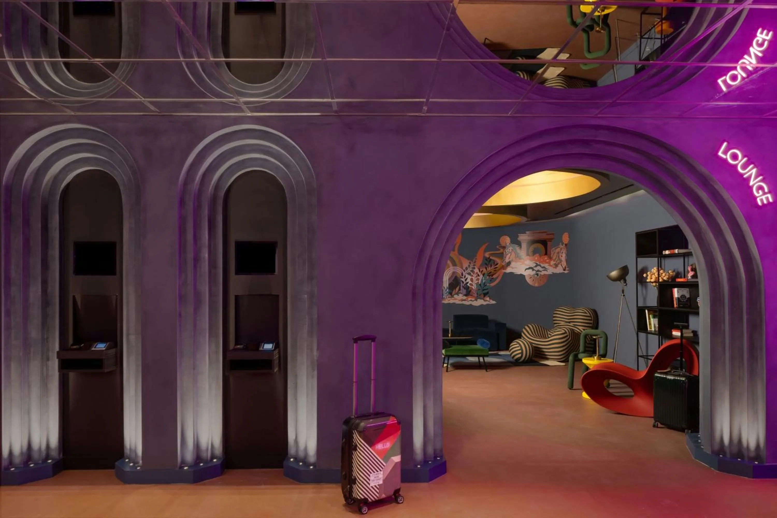 Lounge or bar in Moxy London Piccadilly Circus