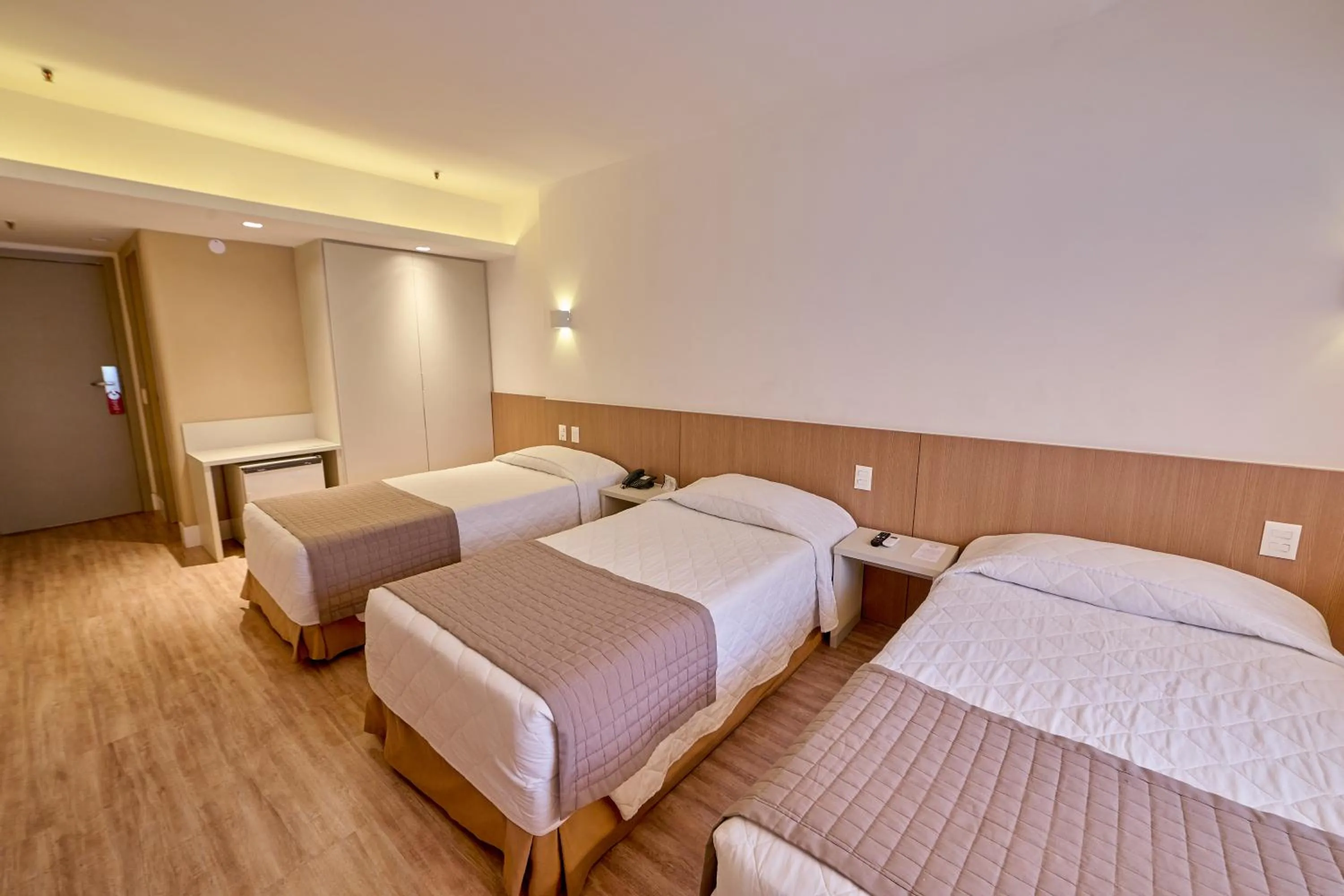 Bedroom, Bed in South American Copacabana Hotel