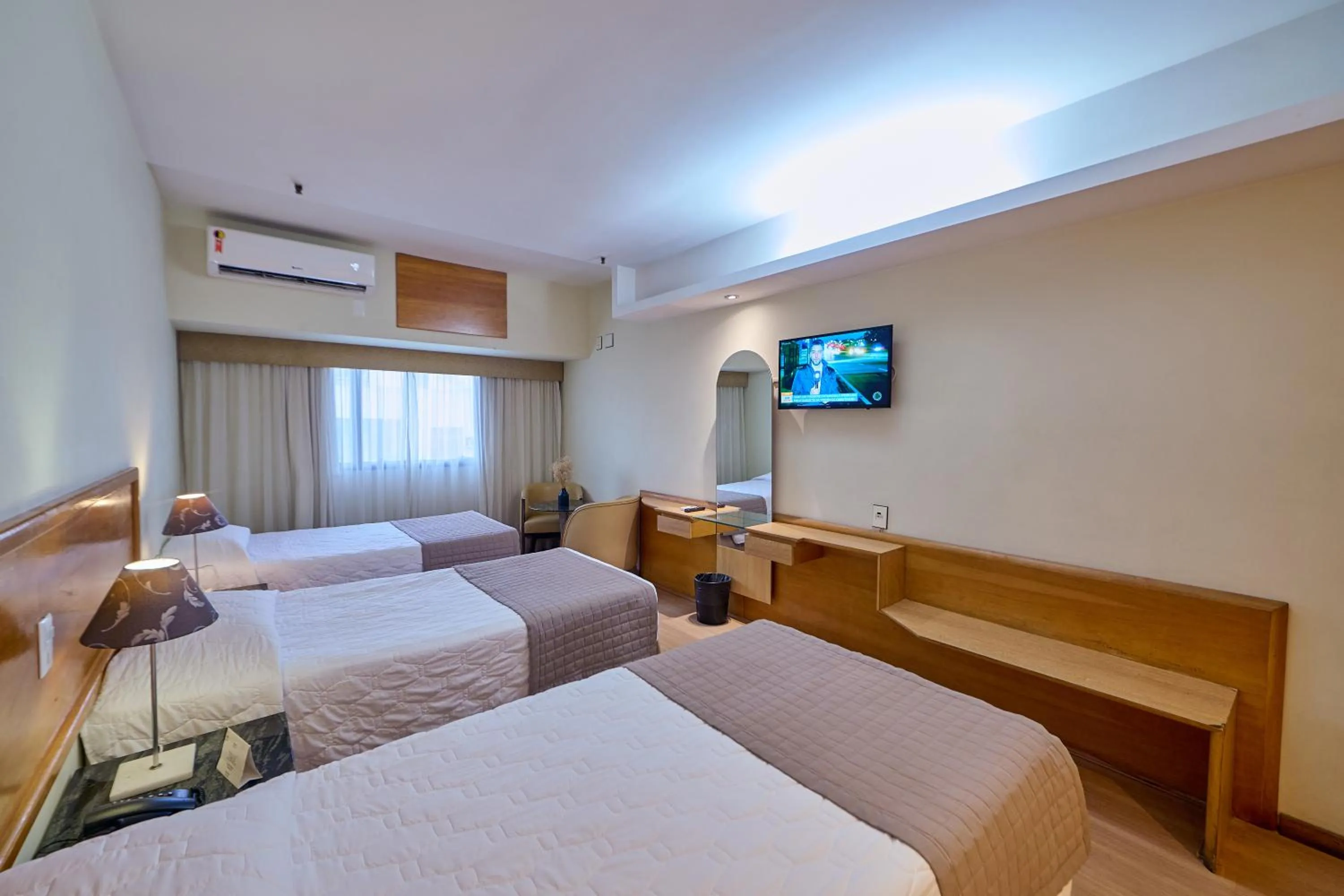 Bedroom, Bed in South American Copacabana Hotel