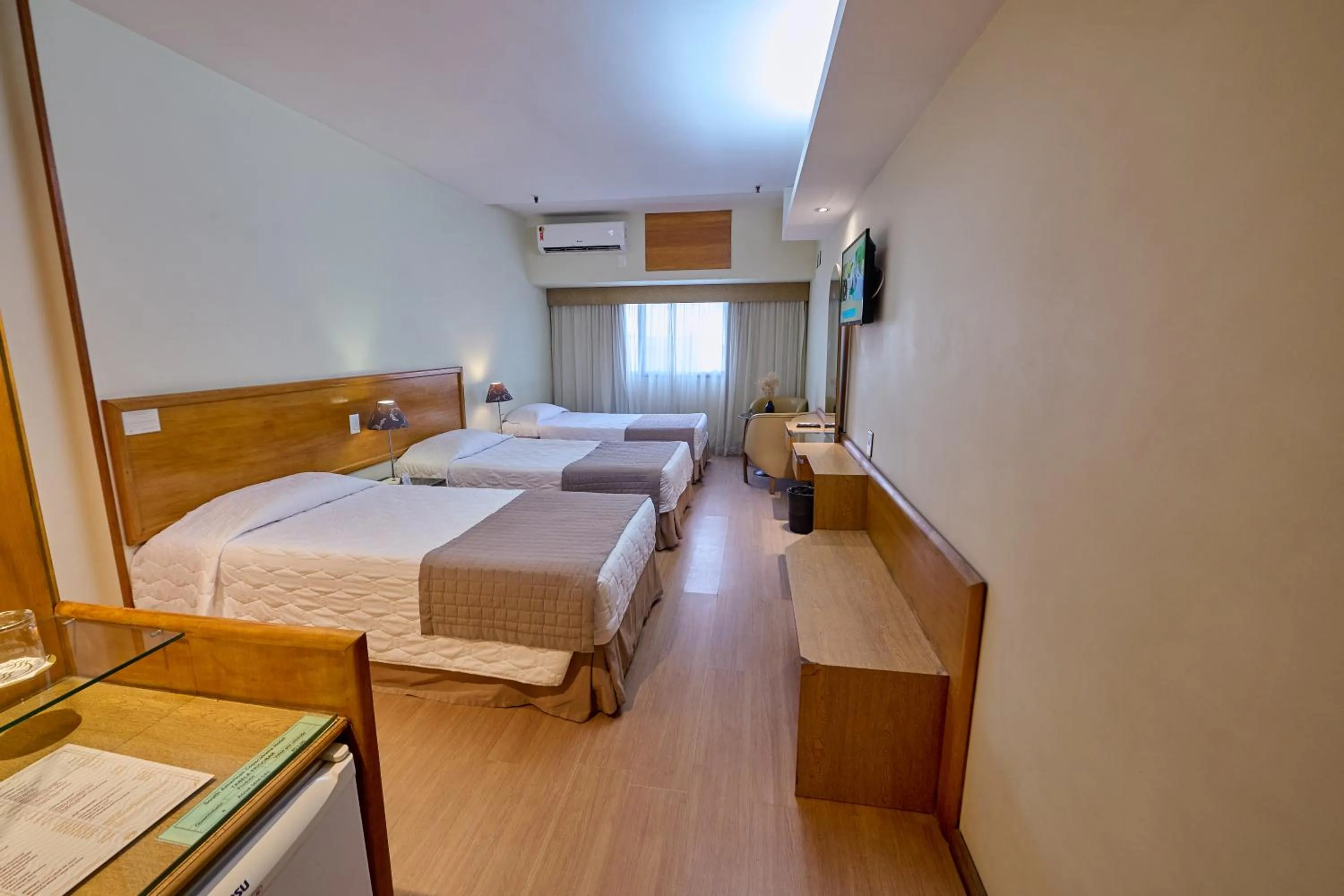 Bedroom, Bed in South American Copacabana Hotel