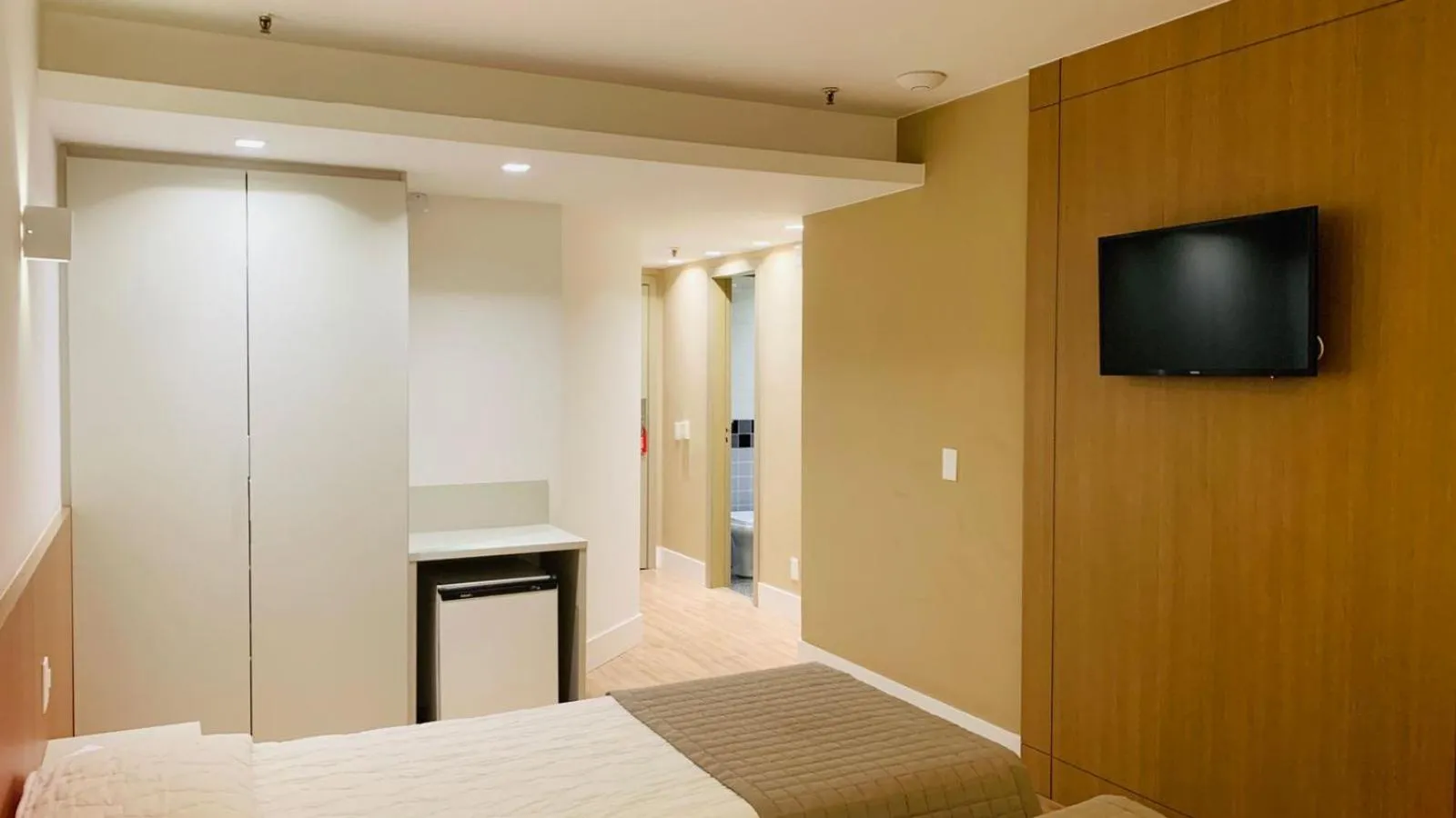 Bedroom, Bed in South American Copacabana Hotel