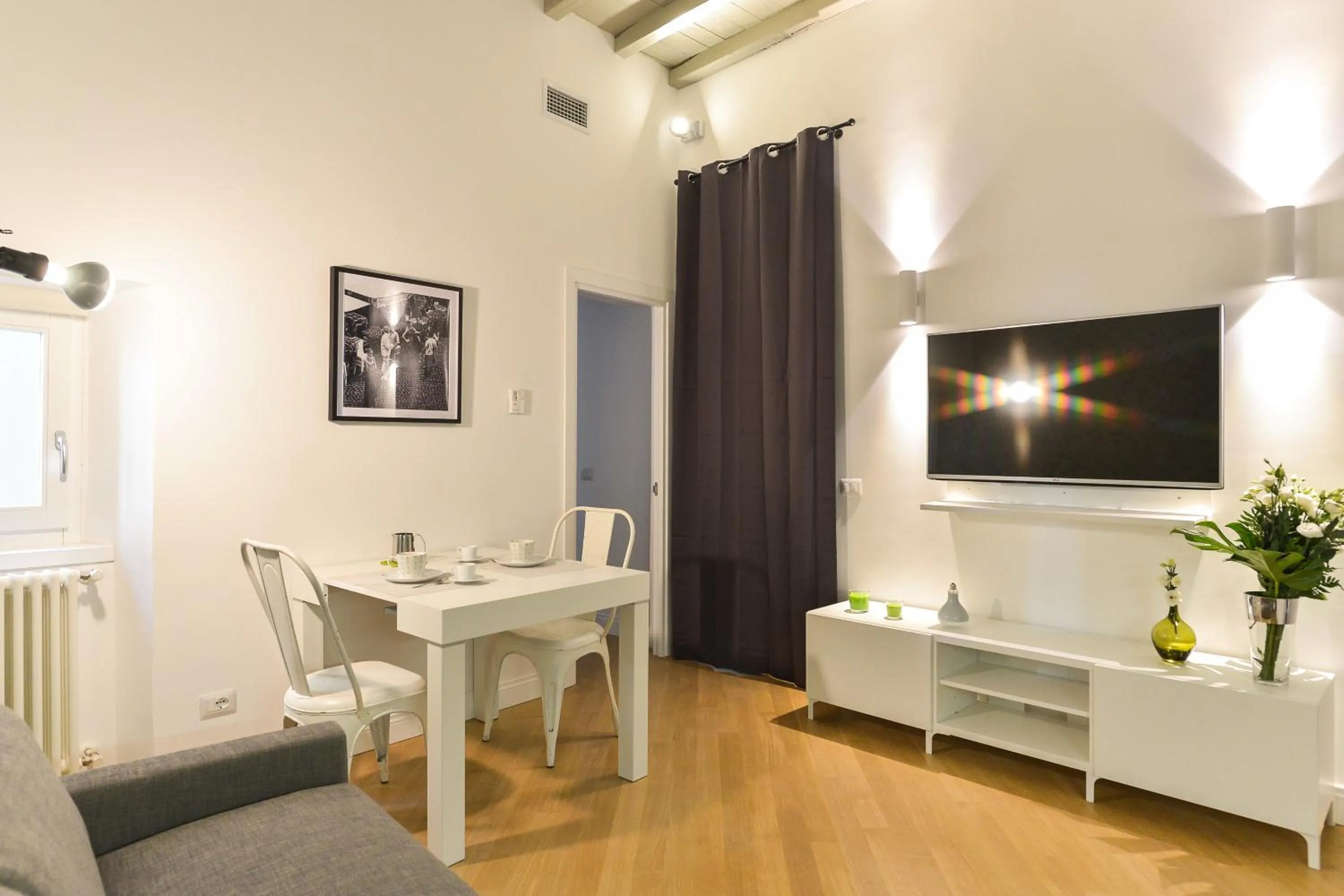 Dining area in EVE Luxury Apartments Pantheon