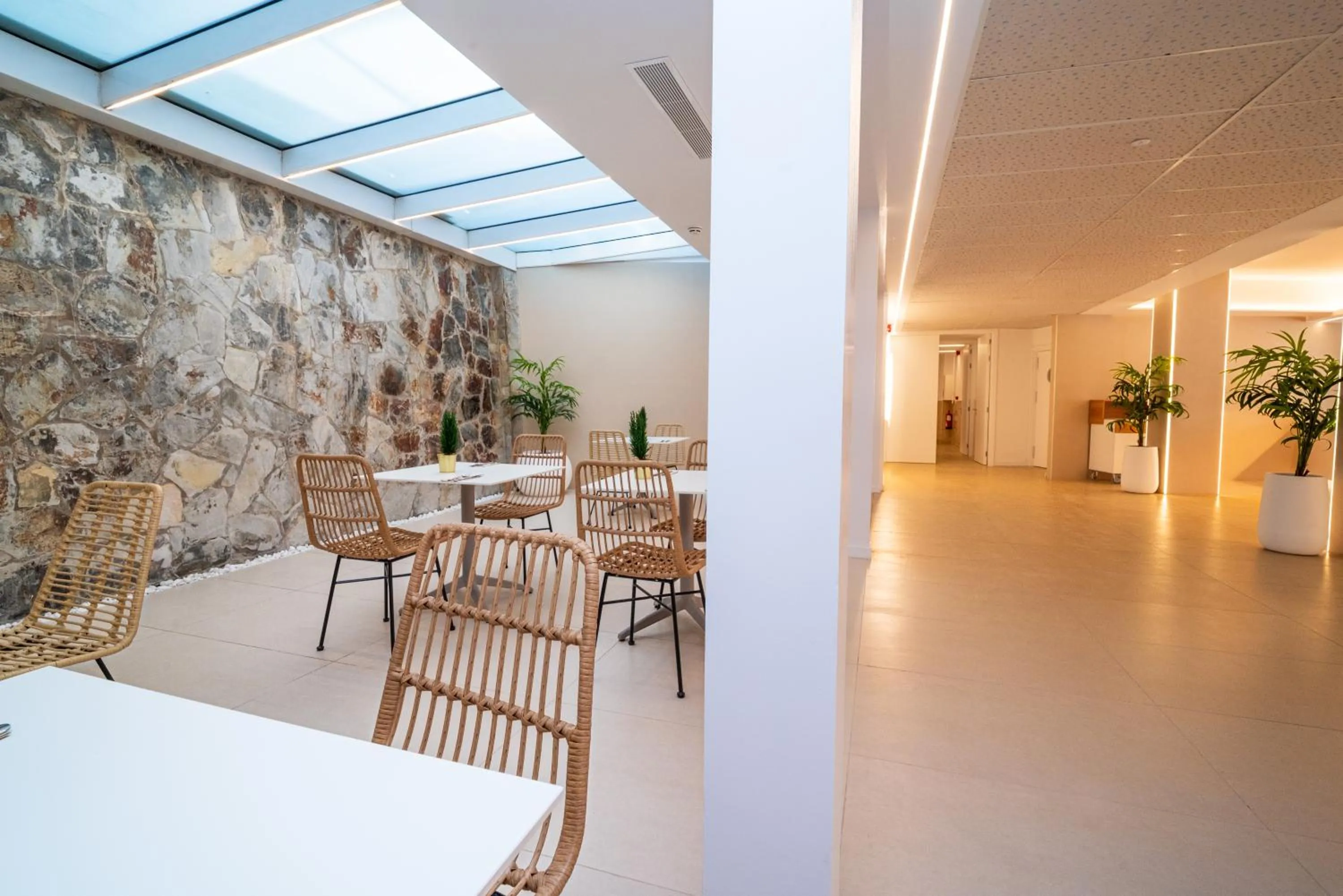 Restaurant/places to eat in Hotel Sahara Playa