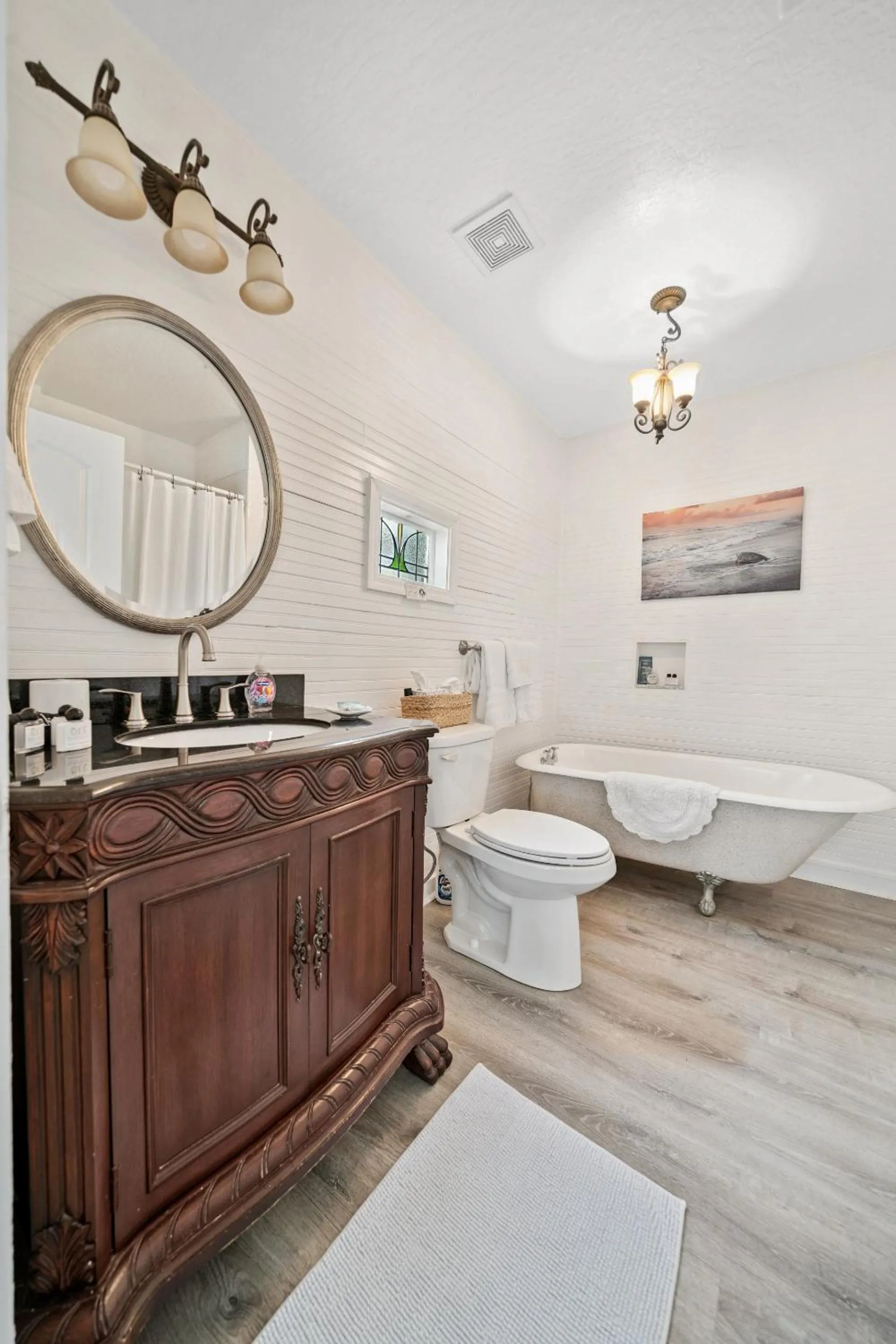 Bathroom in SeaGlass Inn Bed and Breakfast