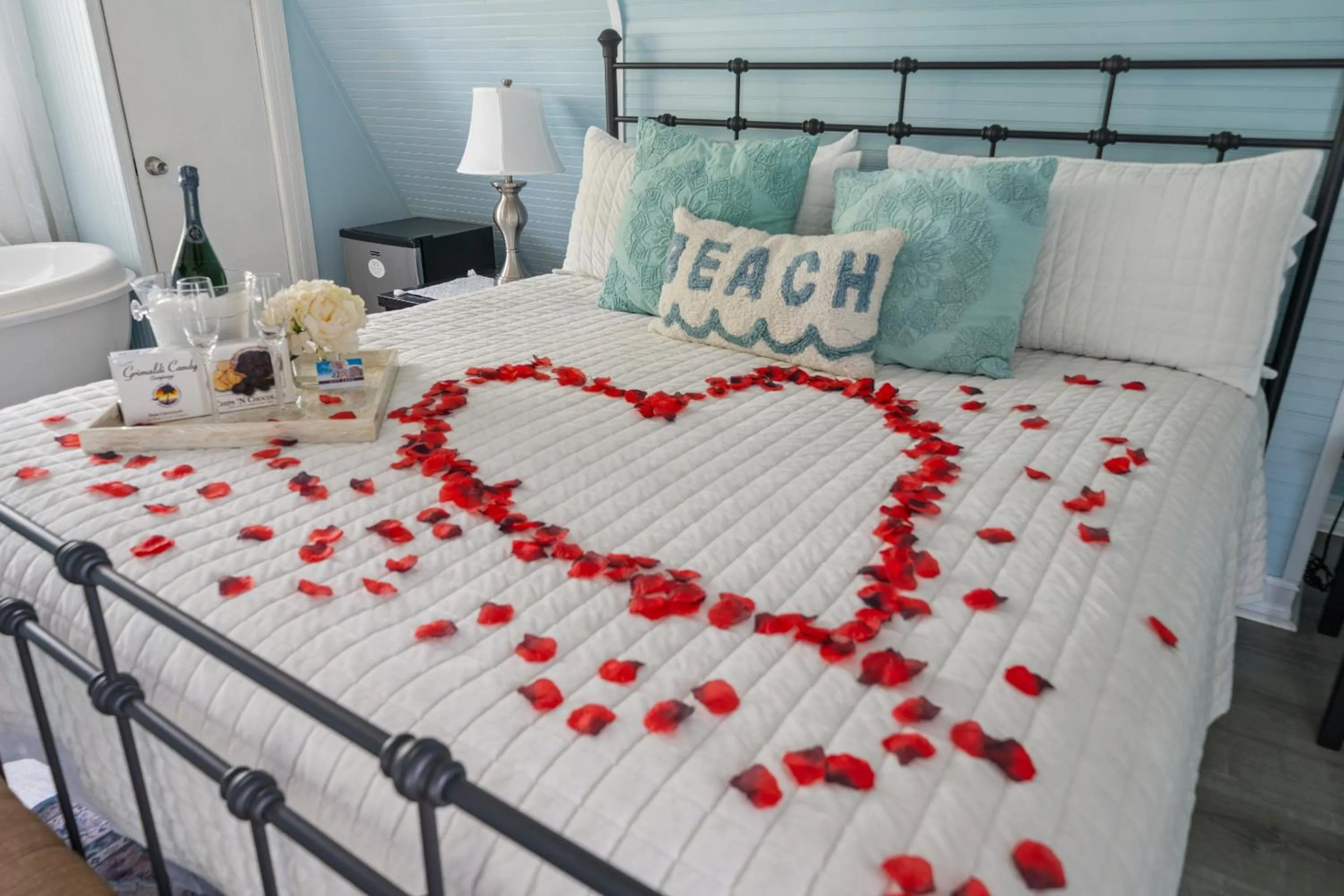Bedroom, Bed in SeaGlass Inn Bed and Breakfast