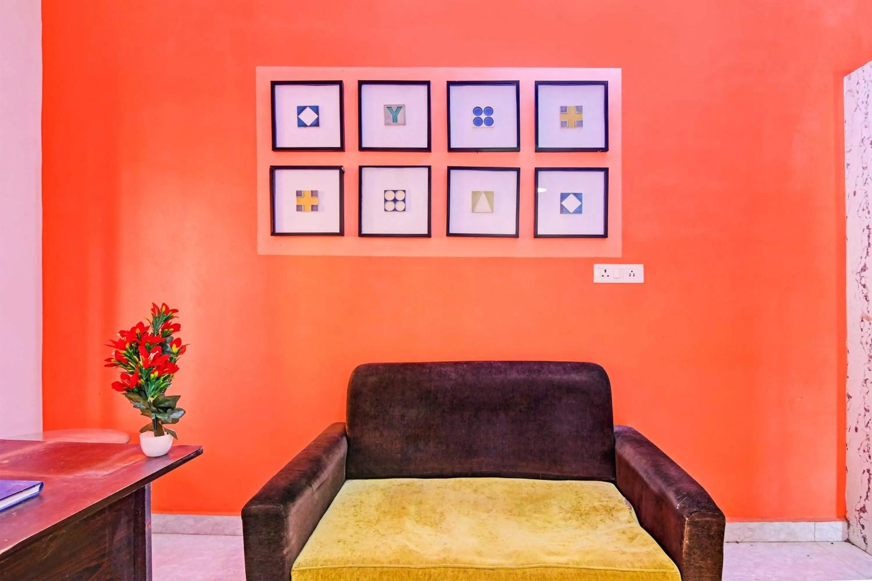 Lobby or reception in Hotel O Modern Stay Near ITER