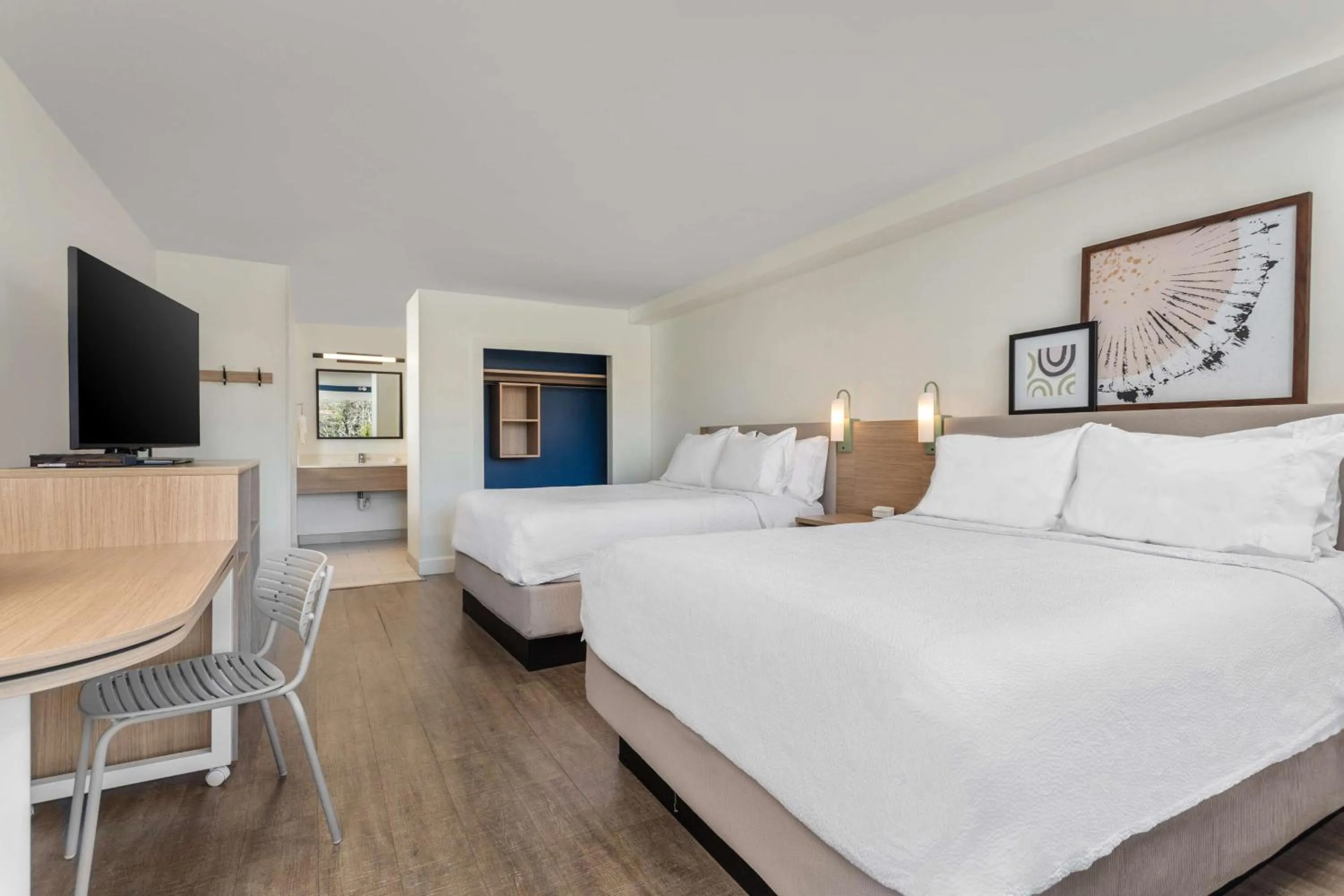 Bedroom, Bed in Best Western Ocean Breeze Inn