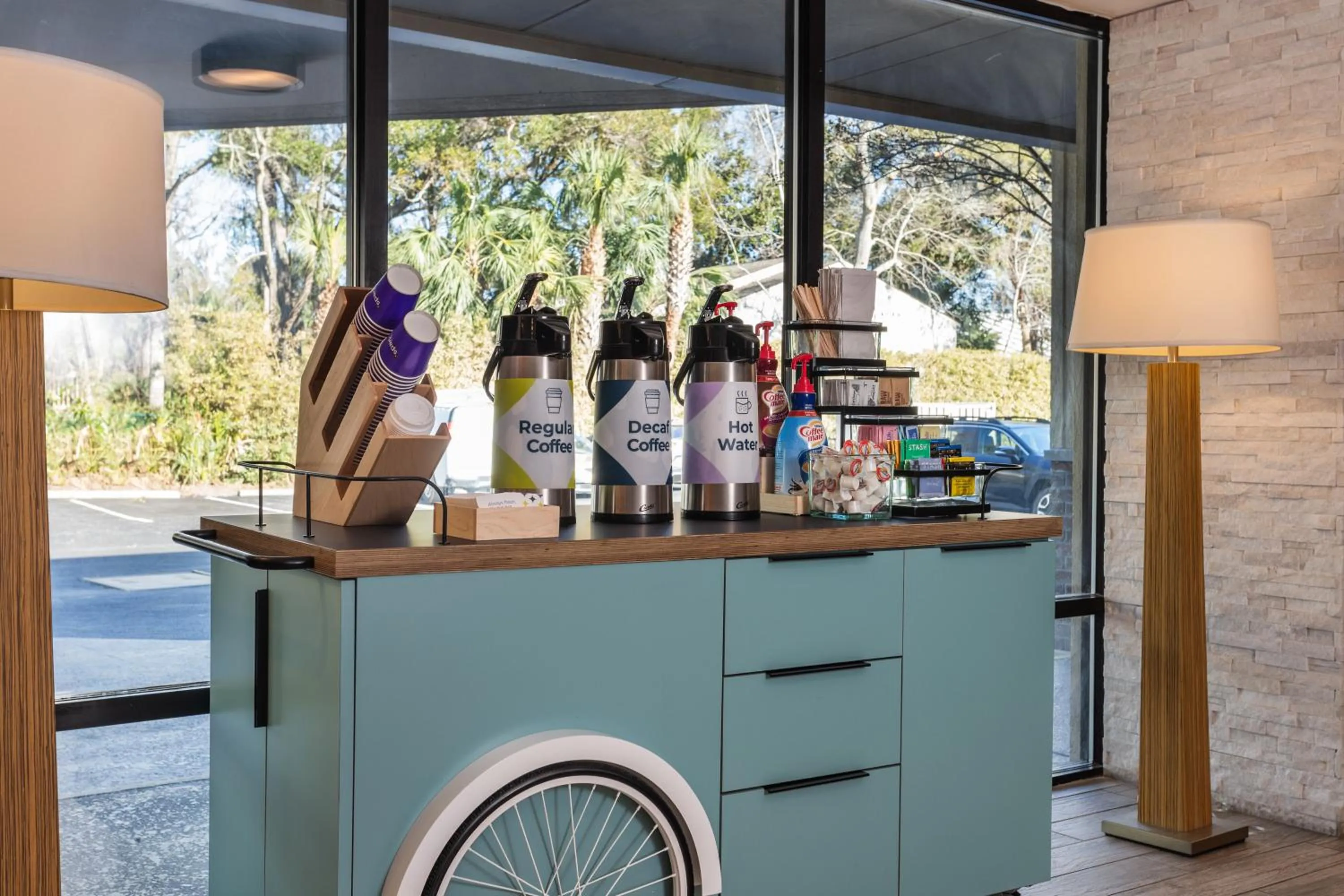 Coffee/tea facilities in Best Western Ocean Breeze Inn