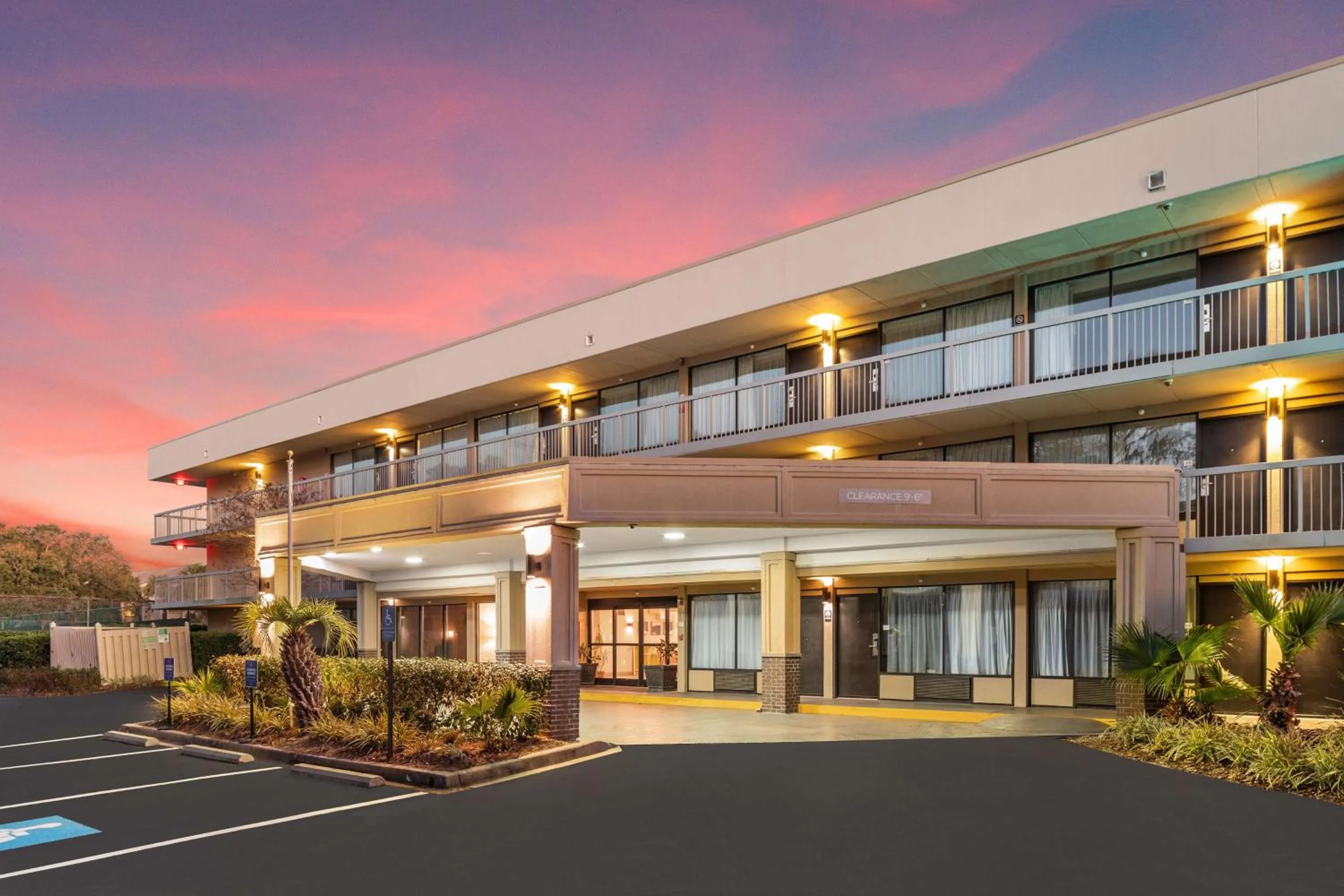 Property building in Best Western Ocean Breeze Inn