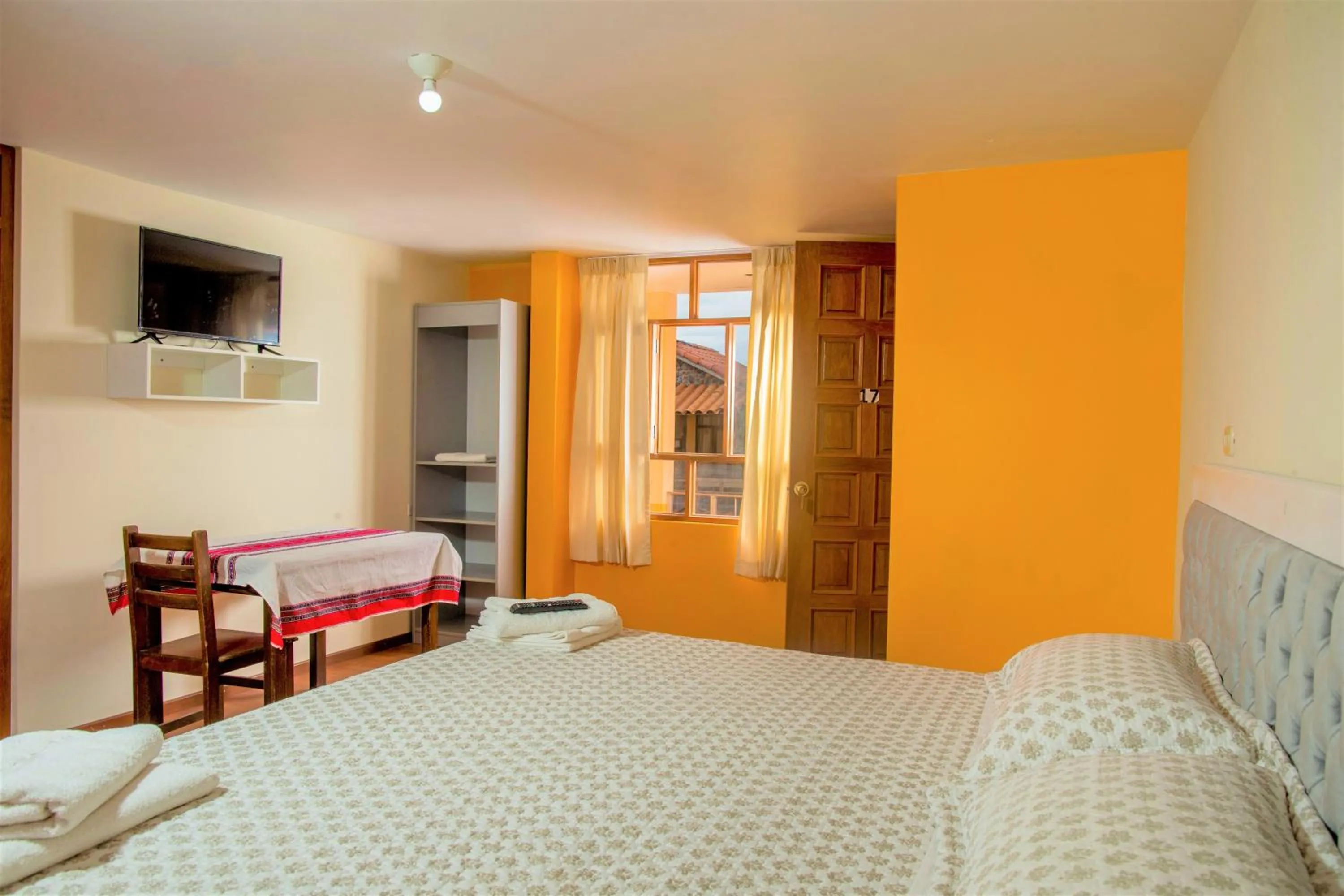 Garden view, Bed in Rumi Wasi