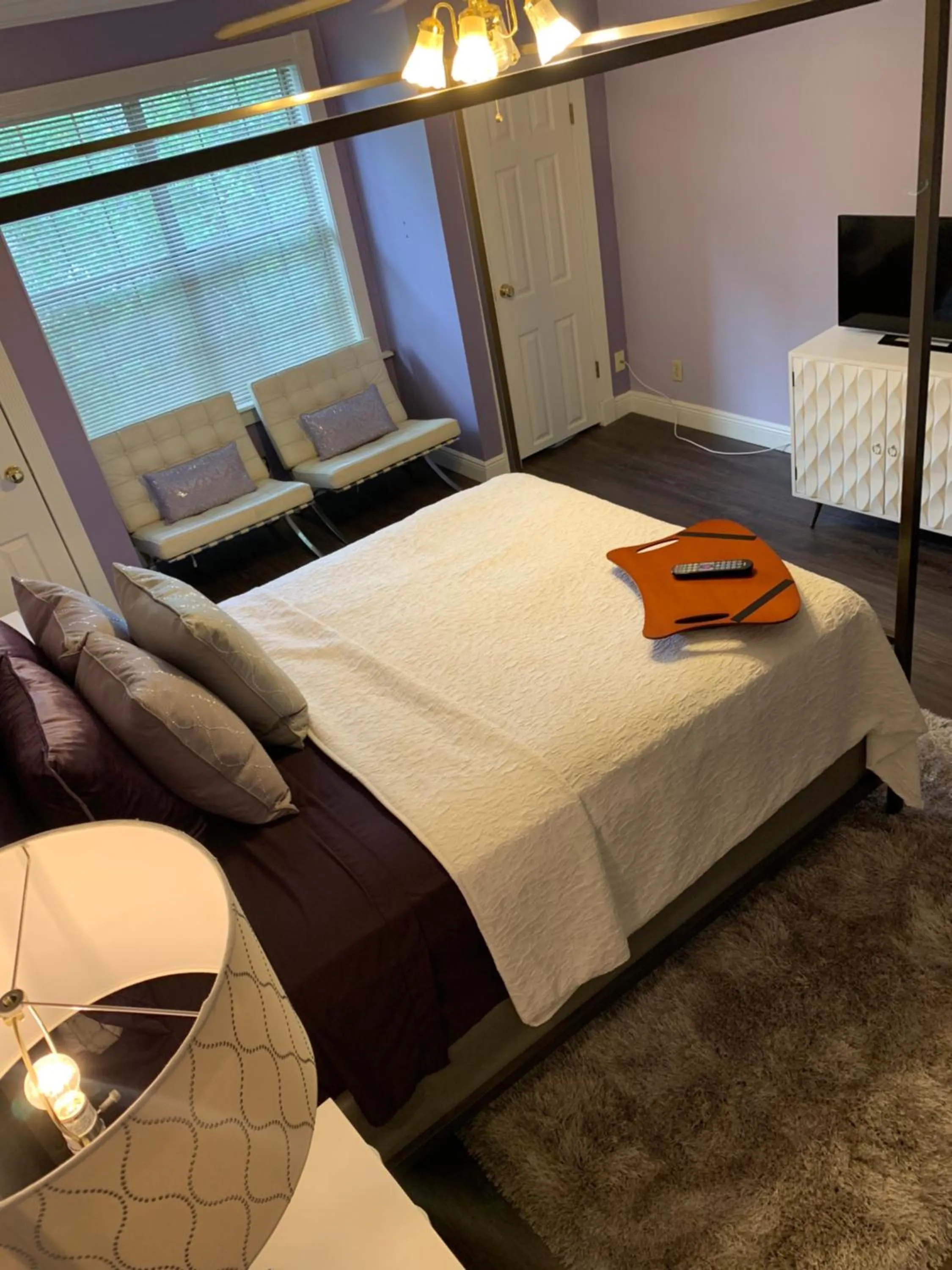 Bed in Huffman House Bed & Breakfast